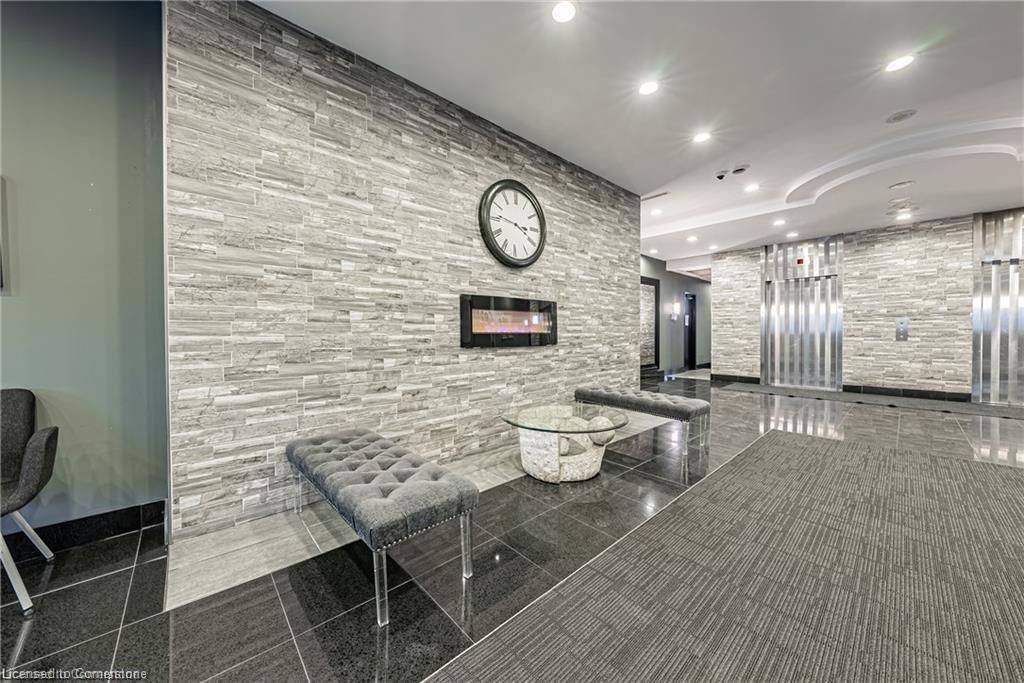 Hamilton, ON L8P 2Z6,135 James ST S #115