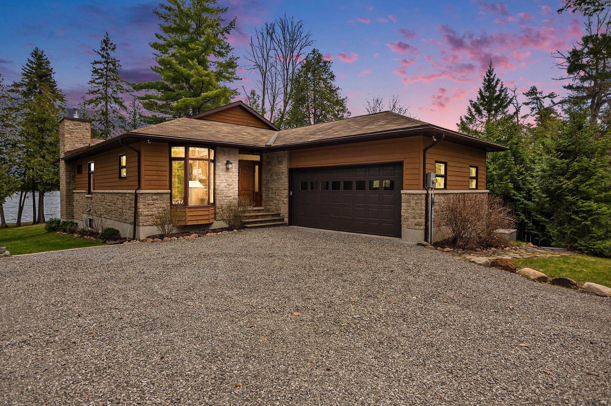 Lanark Highlands, ON K0A 3L0,544 Lakeshore RD
