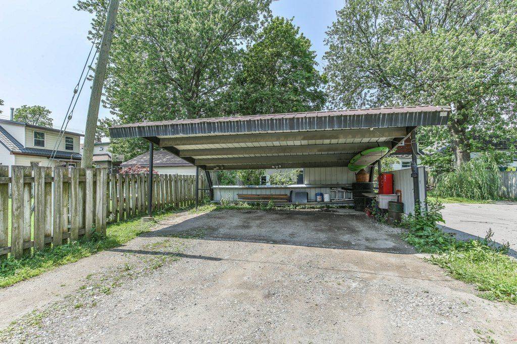 London East, ON N5Y 1W2,10 LINWOOD ST