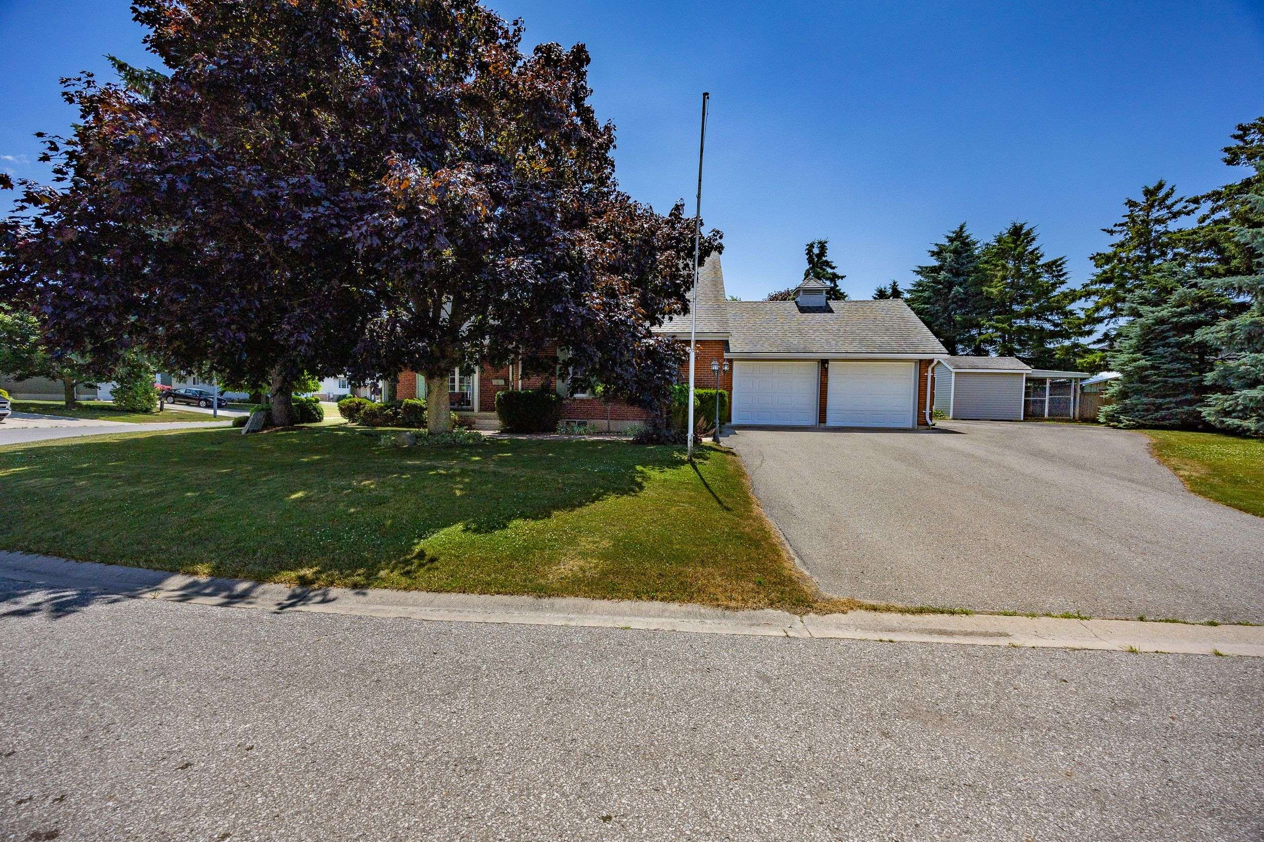 Norfolk, ON N0E 1M0,23 Backus DR
