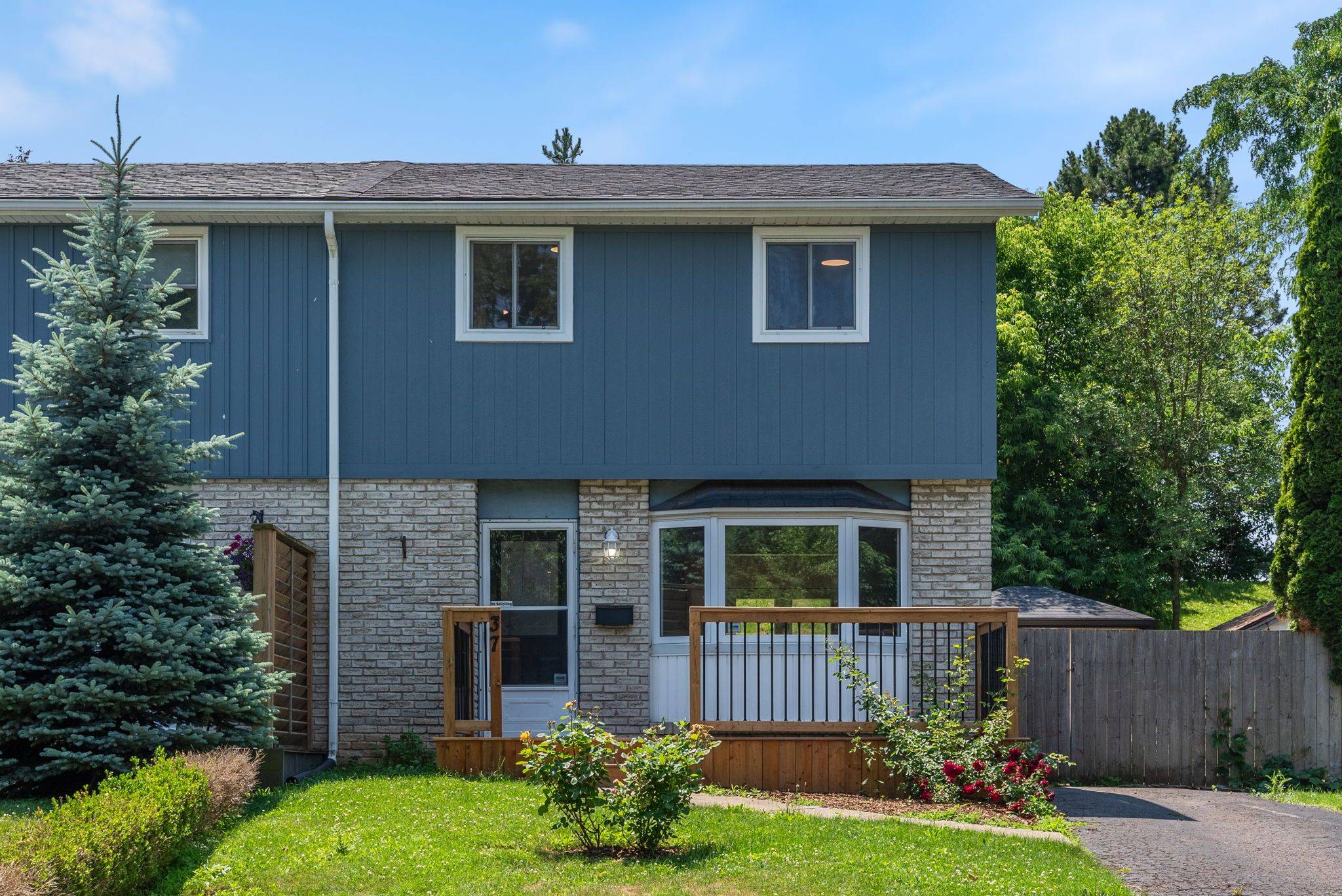 Grimsby, ON L3M 4M9,37 Birchpark DR