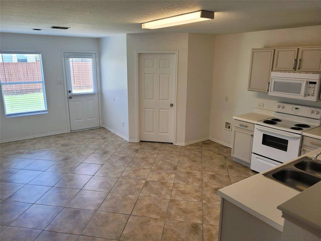 Rhome, TX 76078,12632 Kingsgate Drive