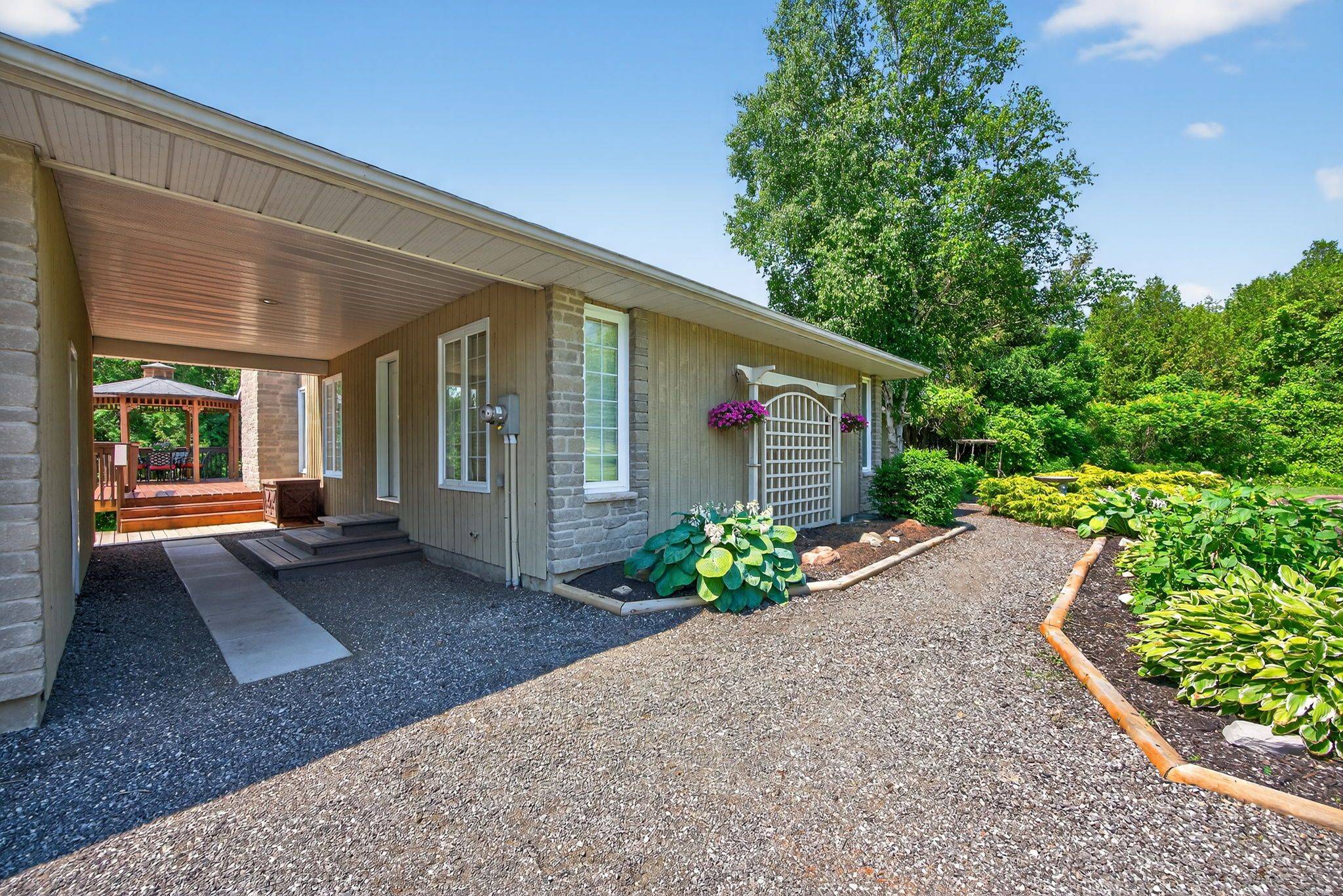 Adjala-tosorontio, ON L0M 1J0,10 Margaret AVE