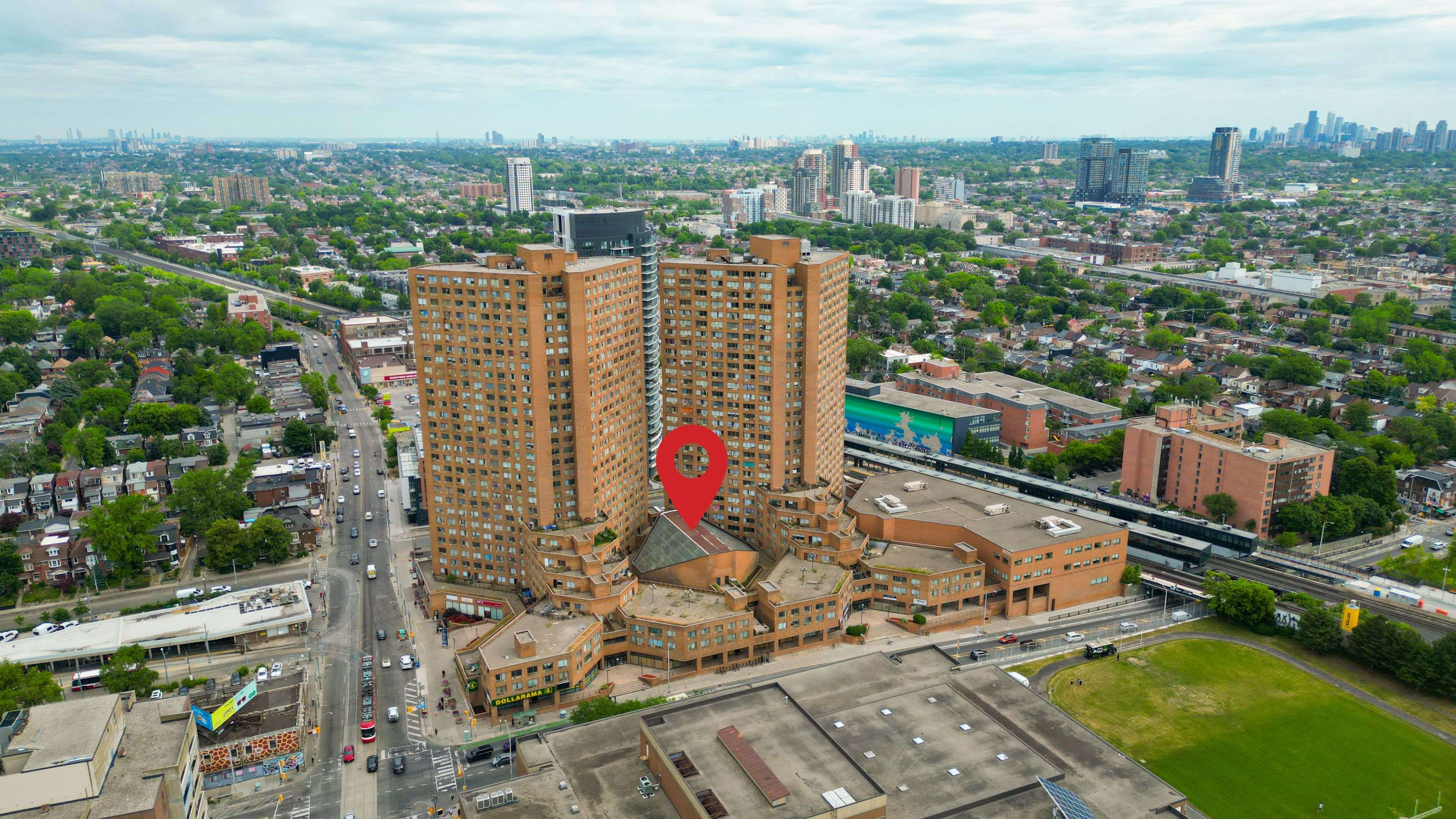 Toronto W02, ON M6P 4A9,2340 Dundas ST W #G15