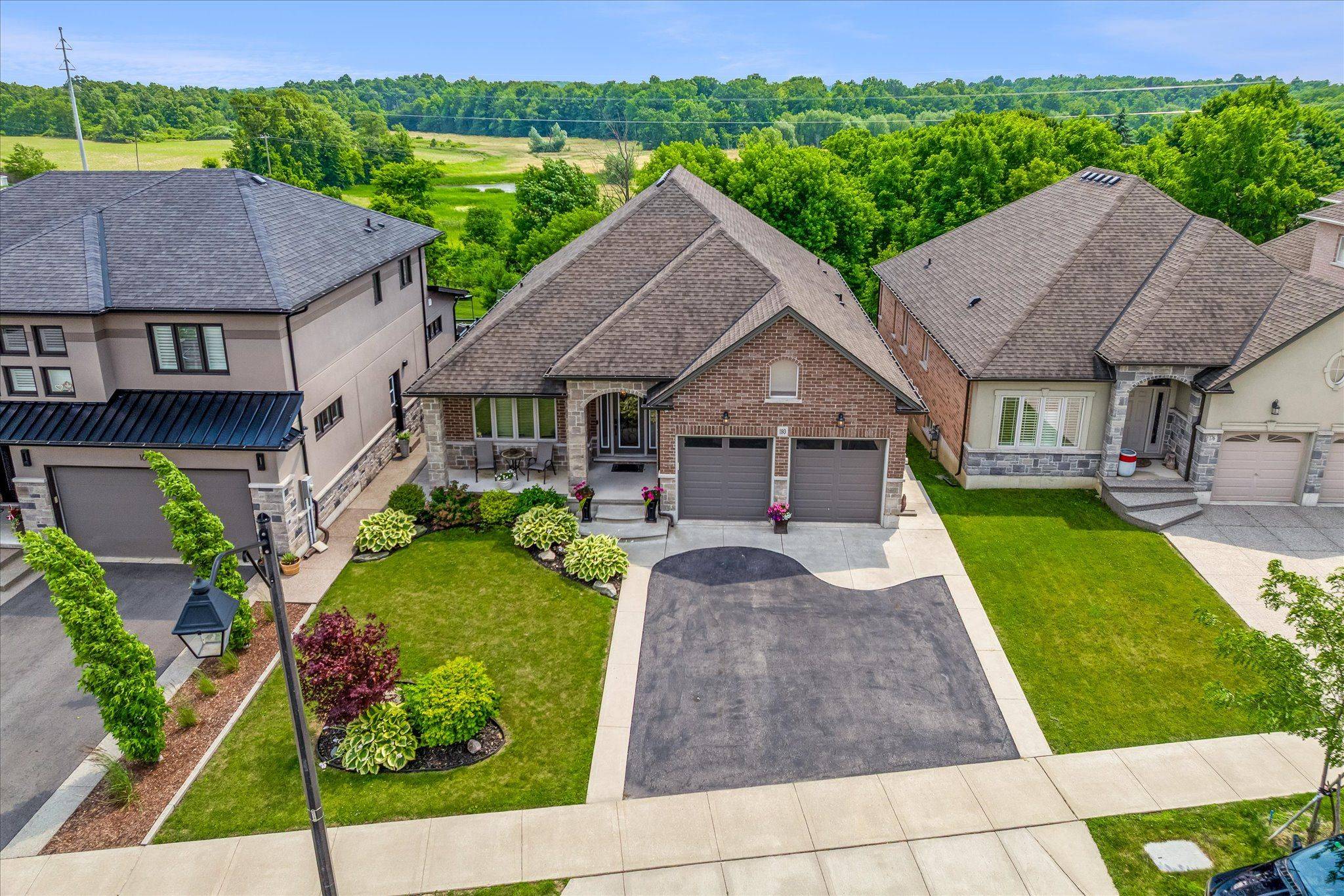 Hamilton, ON L9B 0E1,180 Mother's ST