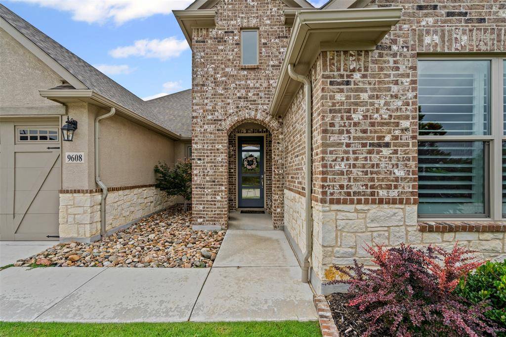Denton, TX 76207,9608 Creekwood Drive