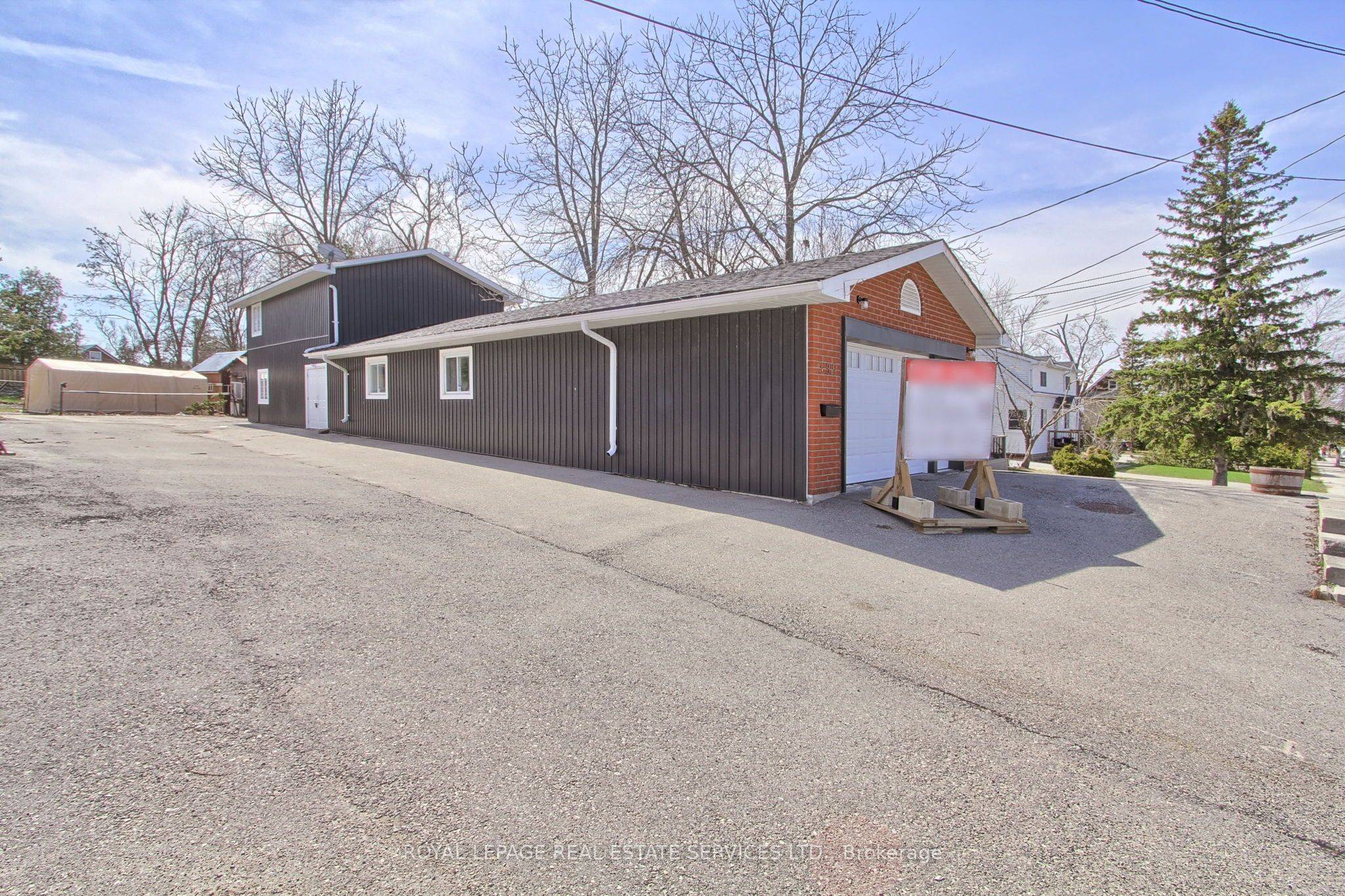 Brock, ON L0K 1A0,395 Bay ST