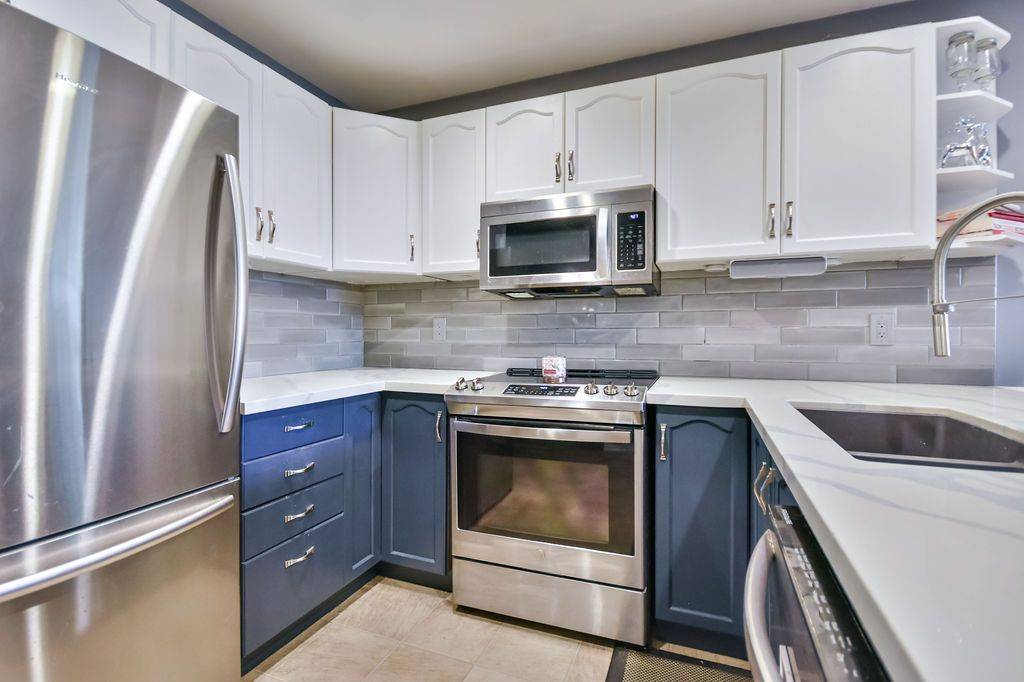 Barrie, ON L4M 6Y4,56 Monique CRES