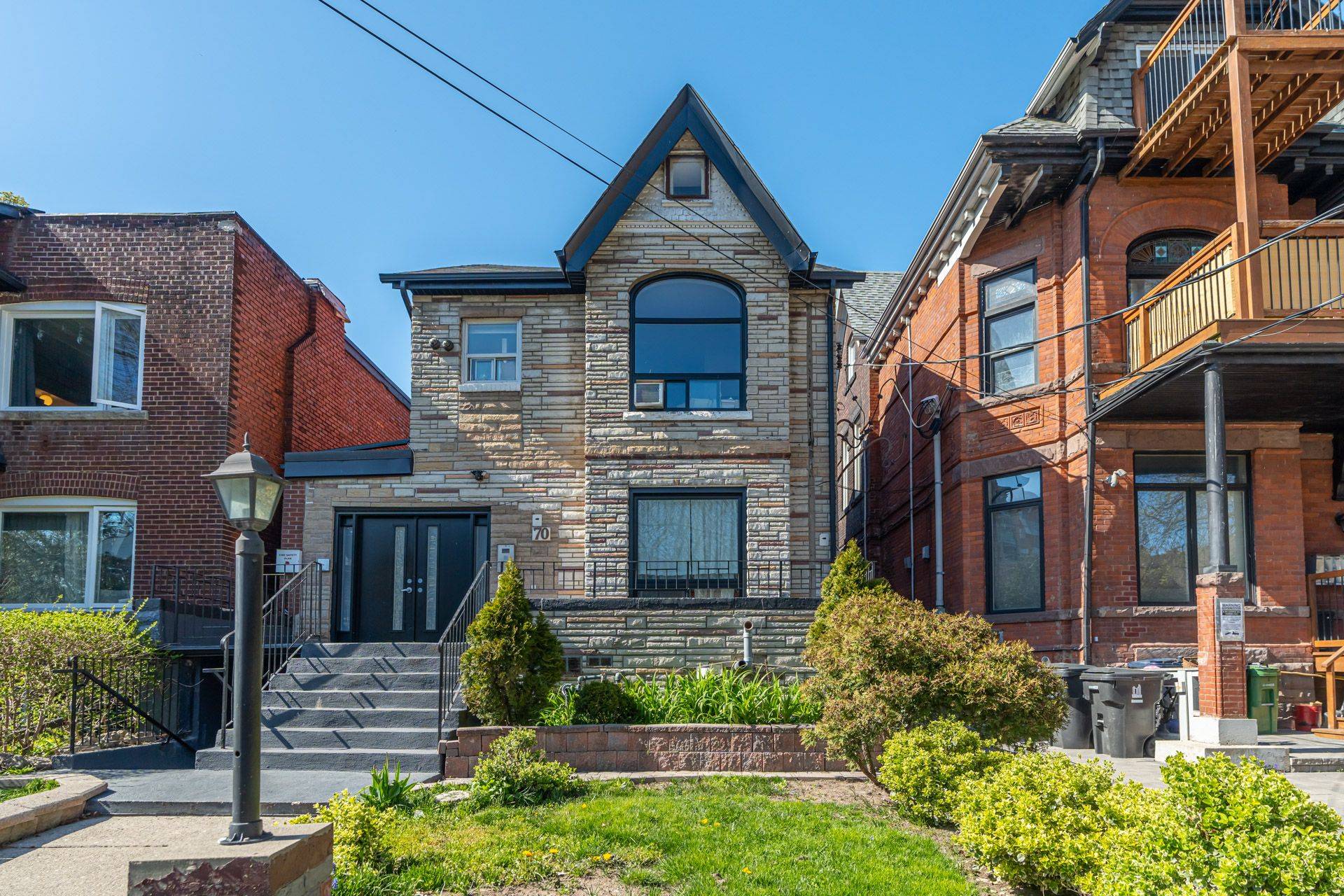Toronto W01, ON M6K 1K7,70 Melbourne AVE #106