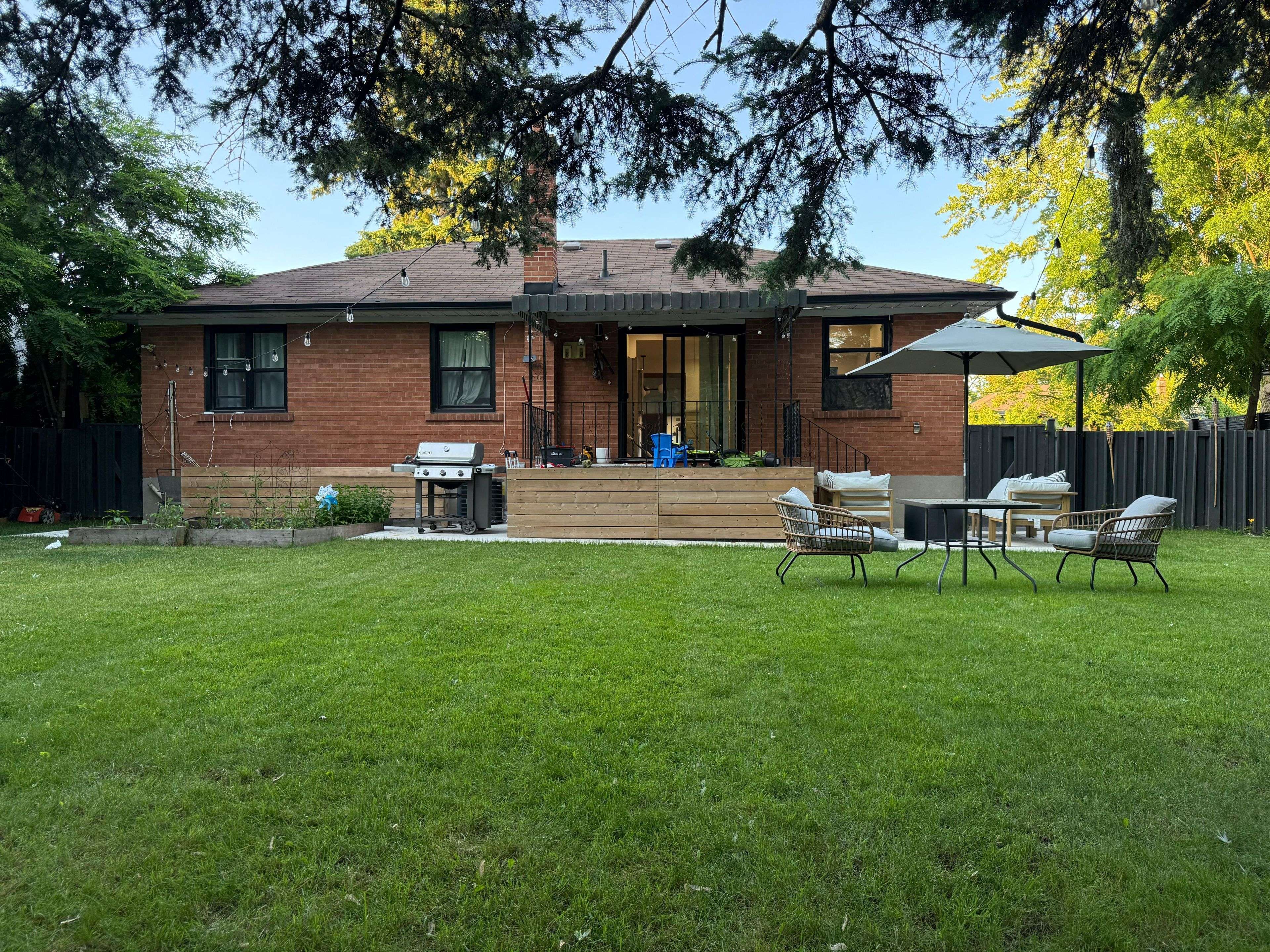 Oakville, ON L6L 4X4,568 Weir AVE