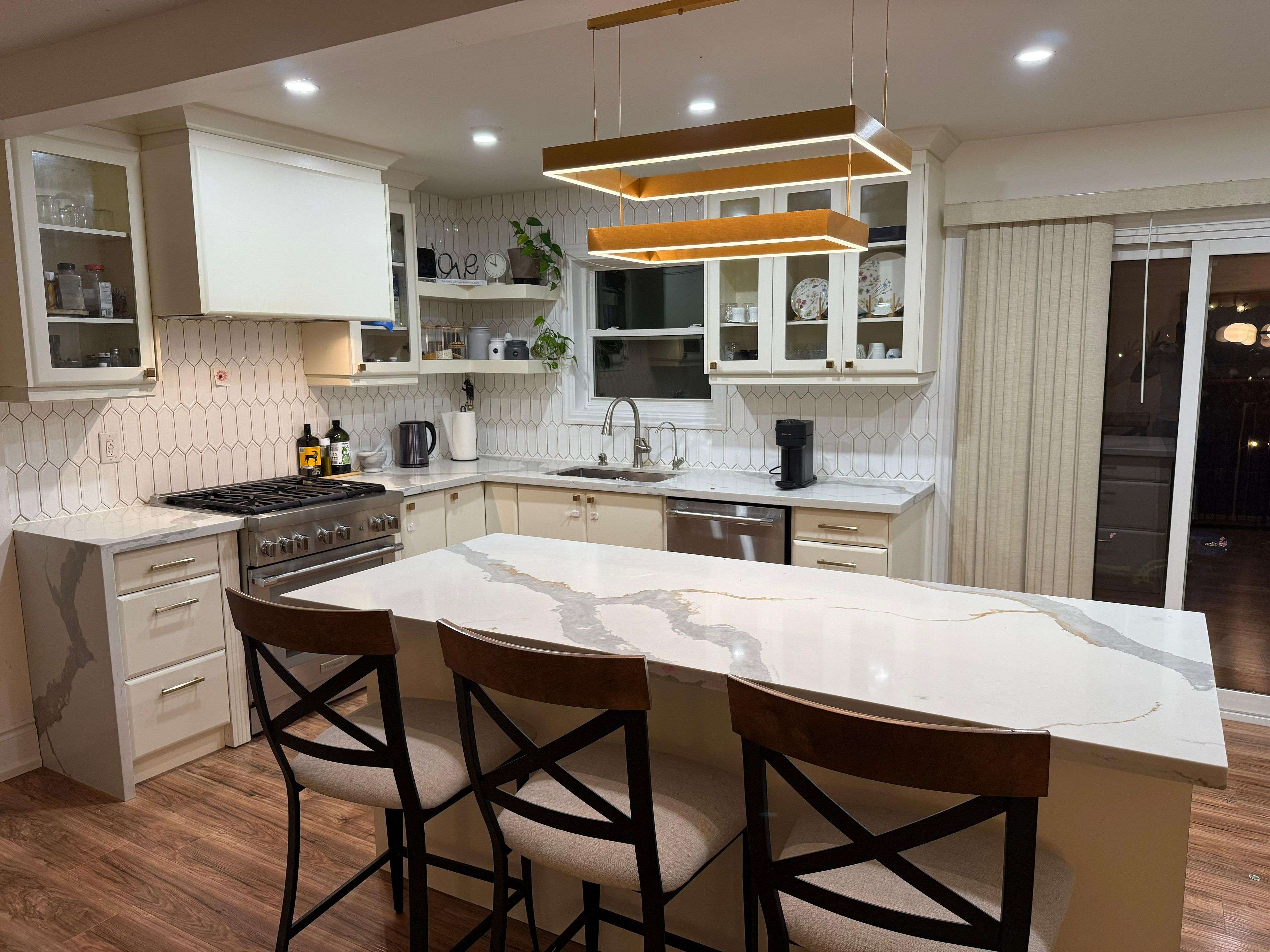 Oakville, ON L6L 4X4,568 Weir AVE