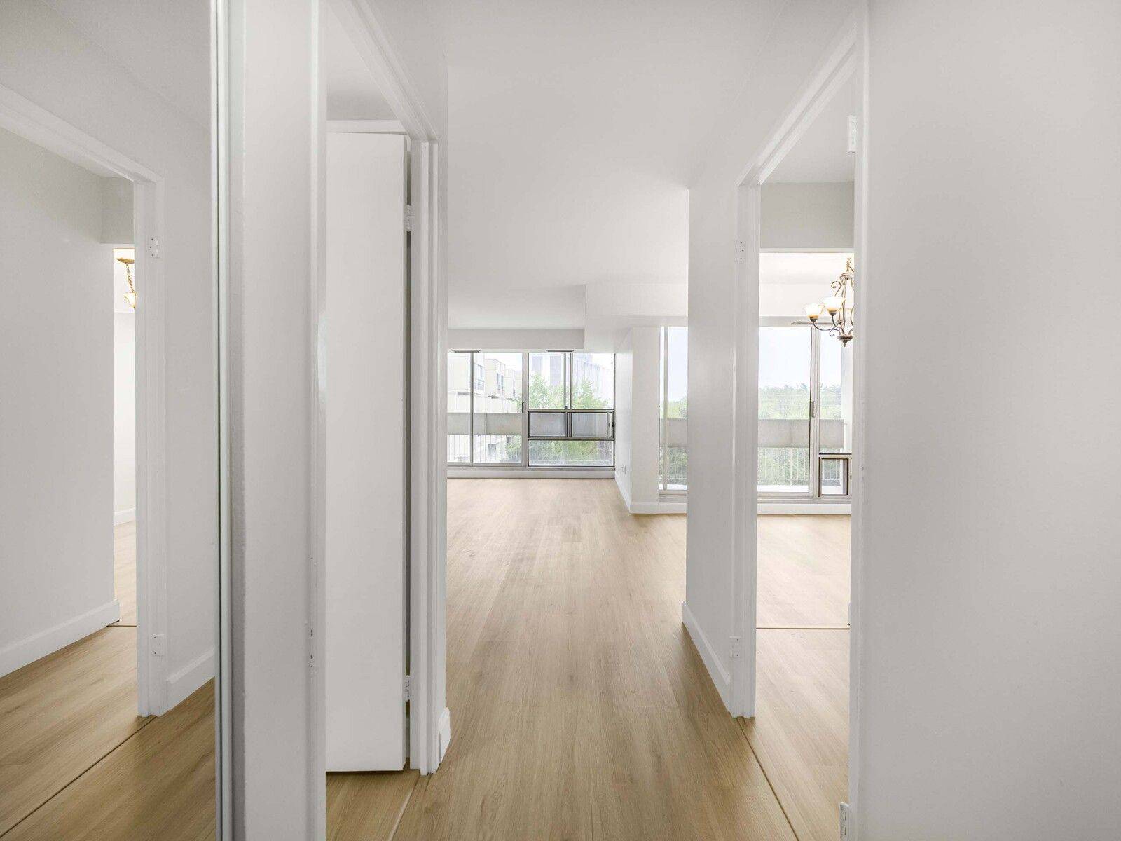 Oakville, ON L6H 2S2,1300 Marlborough CT #504