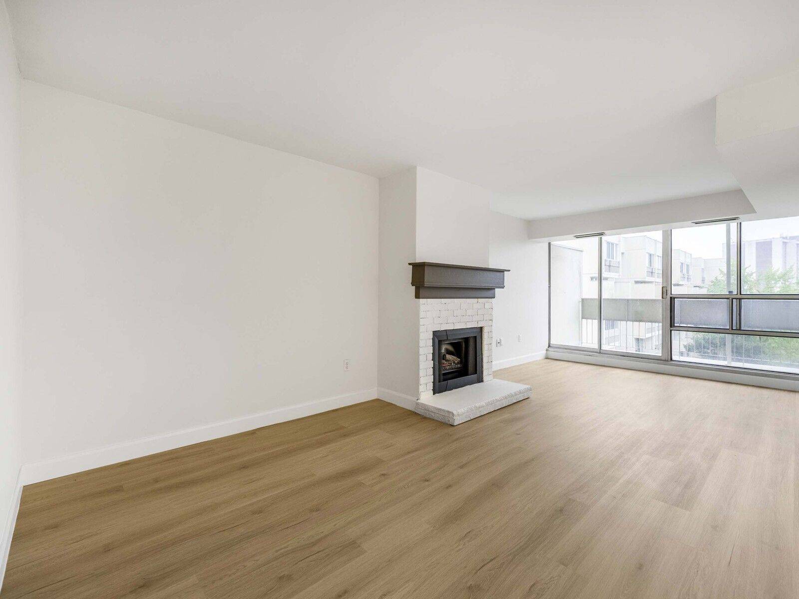 Oakville, ON L6H 2S2,1300 Marlborough CT #504
