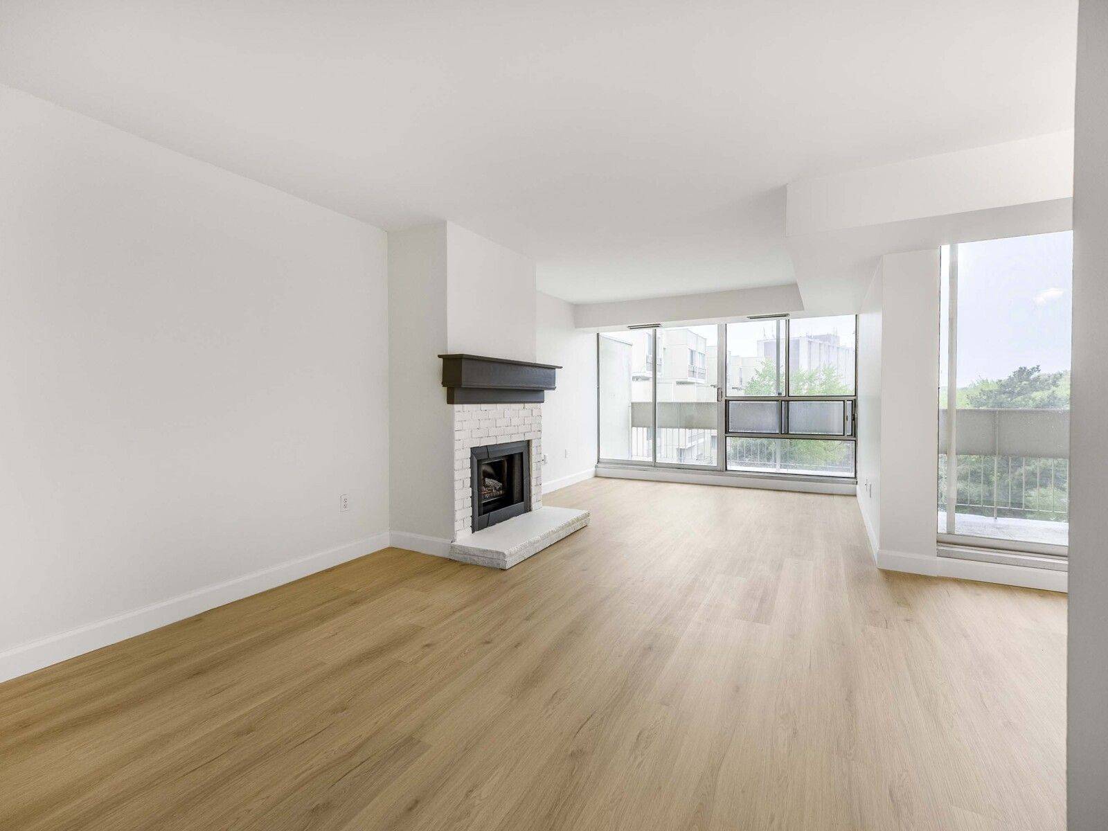 Oakville, ON L6H 2S2,1300 Marlborough CT #504