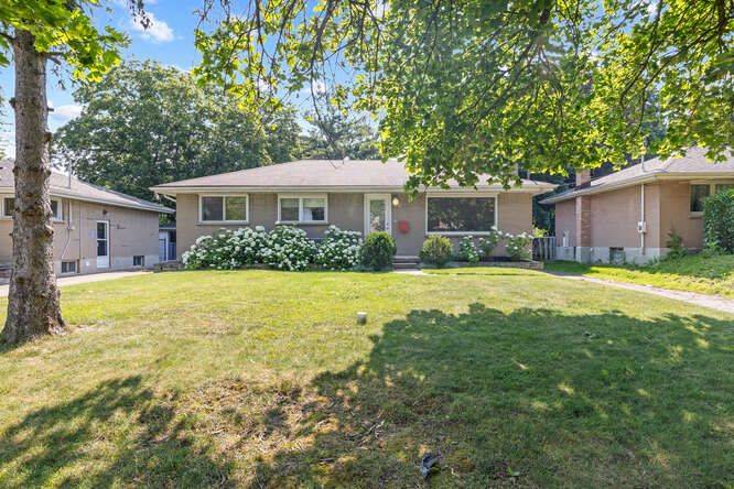 London South, ON N6J 3K1,470 Beachwood AVE