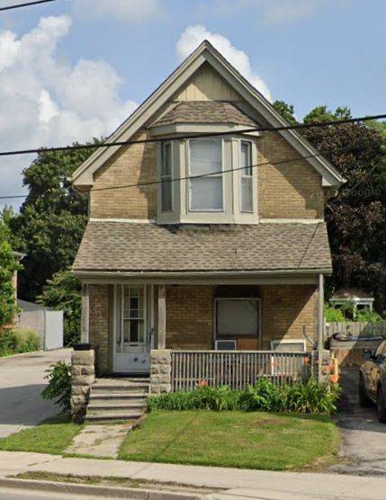 London East, ON N5Z 1T3,658 Hamilton RD