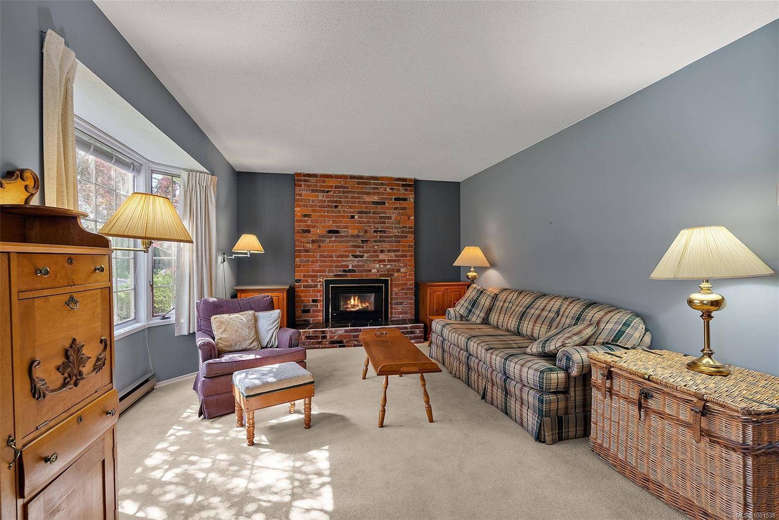 Saanich, BC V8Z 2W8,1262 Dunsterville Ave