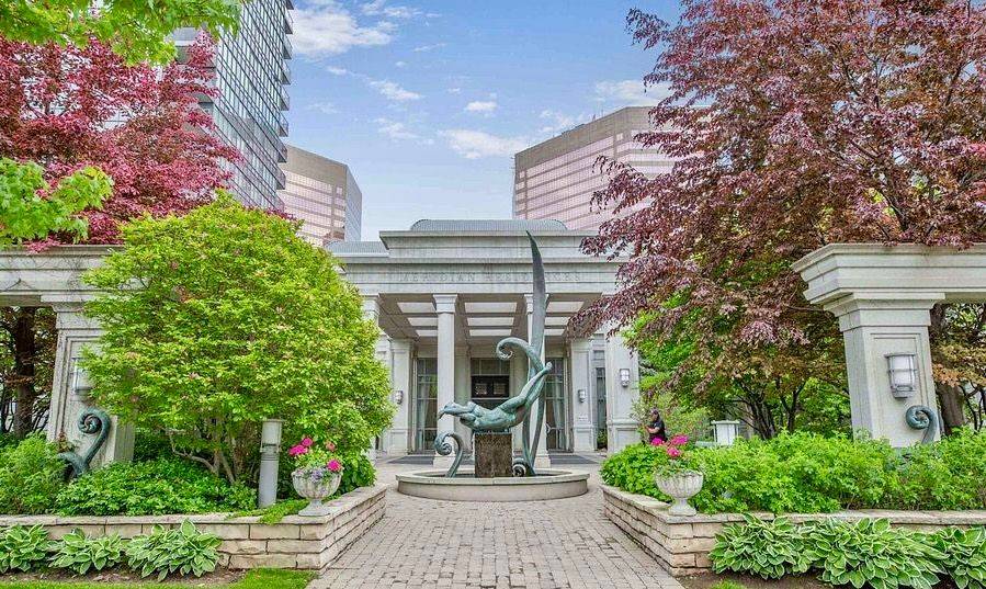 Toronto C07, ON M2M 0A5,25 Greenview AVE #1021