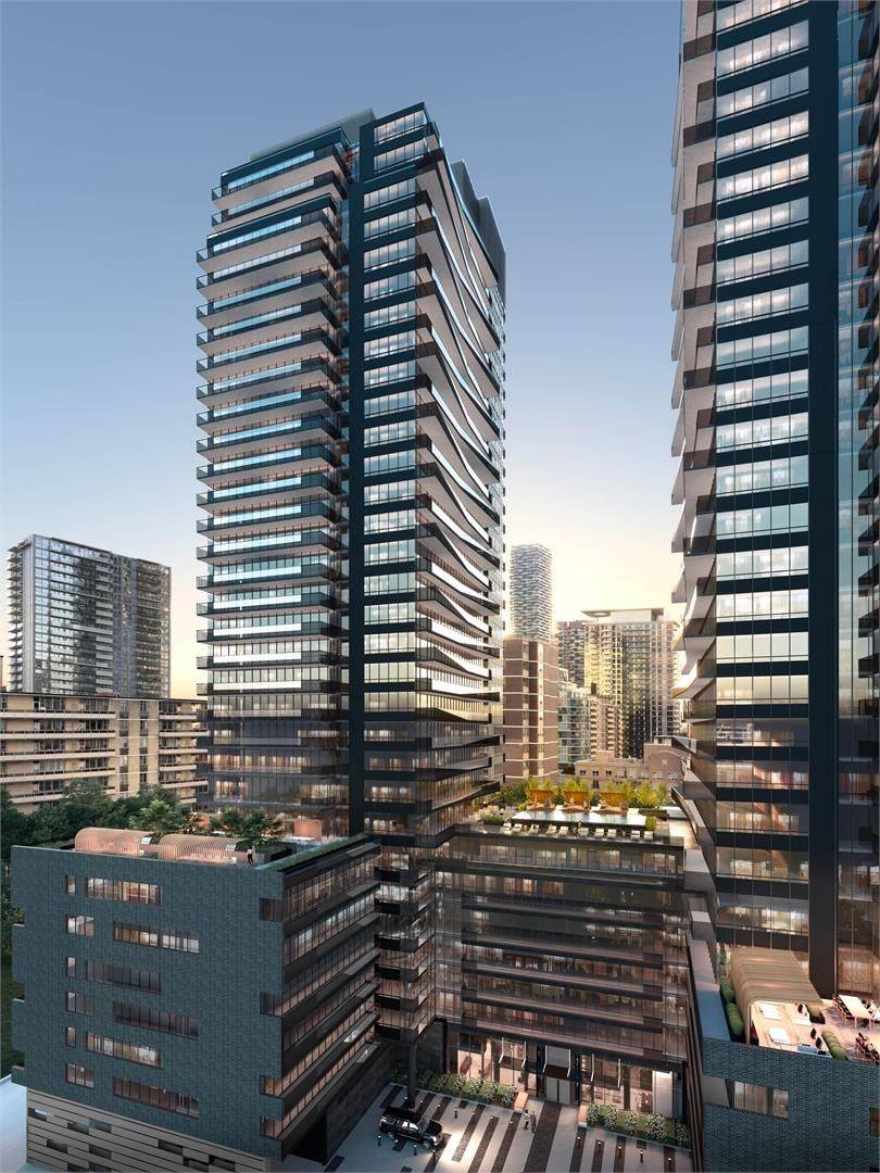 Toronto C10, ON M4P 1V3,117 Broadway AVE #210