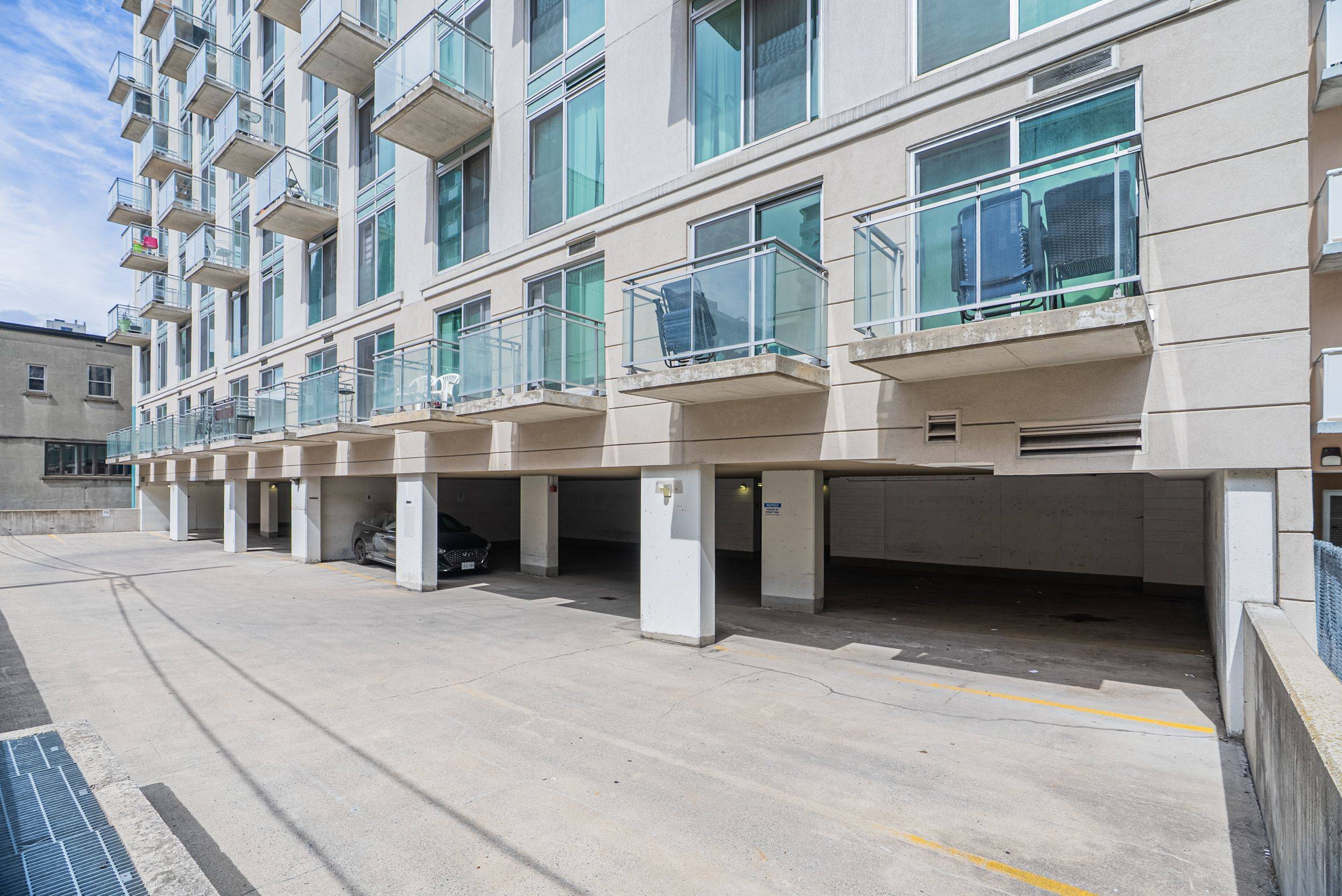 Ottawa Centre, ON K2P 0A3,138 SOMERSET ST W #804