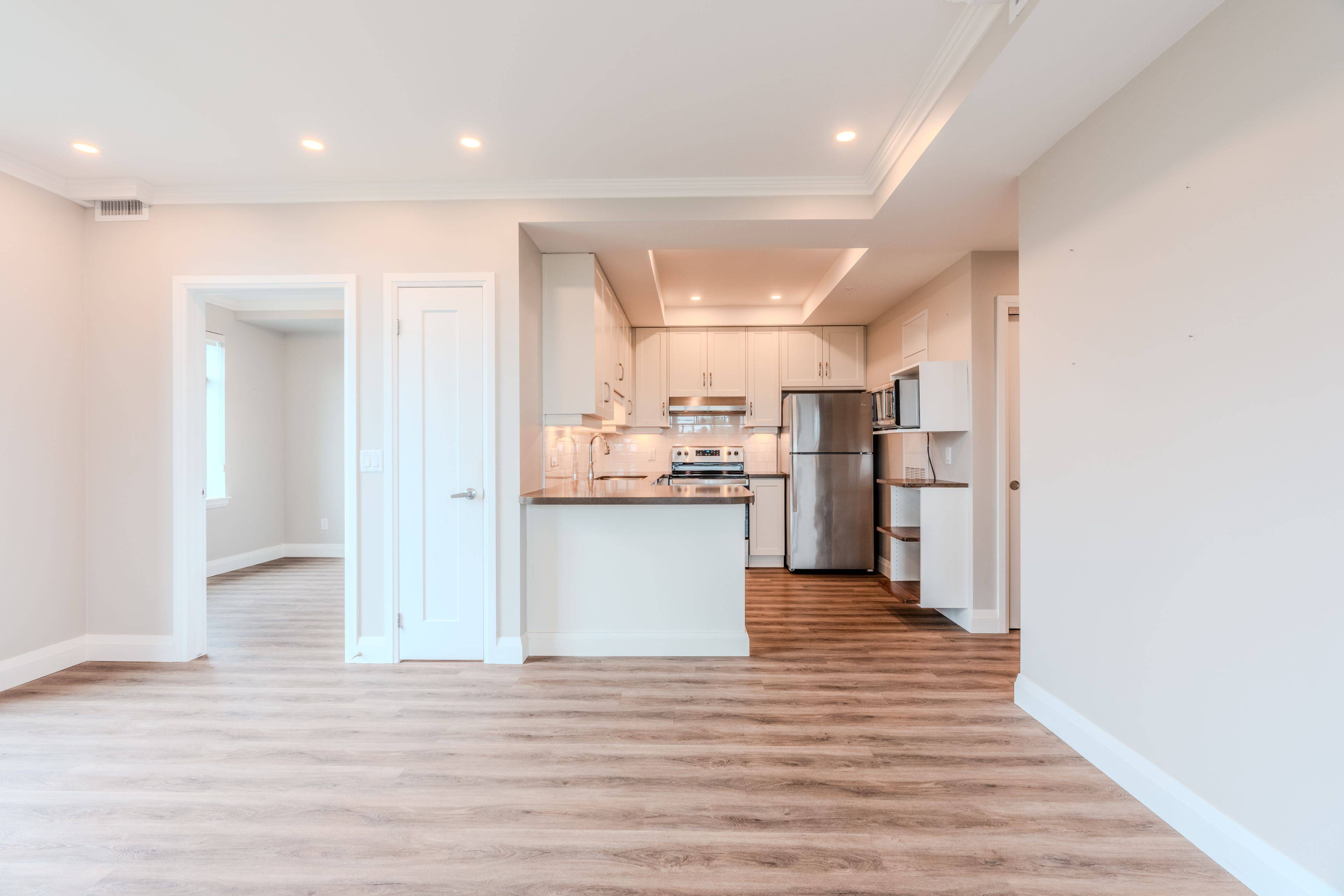 Hamilton, ON L8B 1V8,30 Hamilton ST S #404