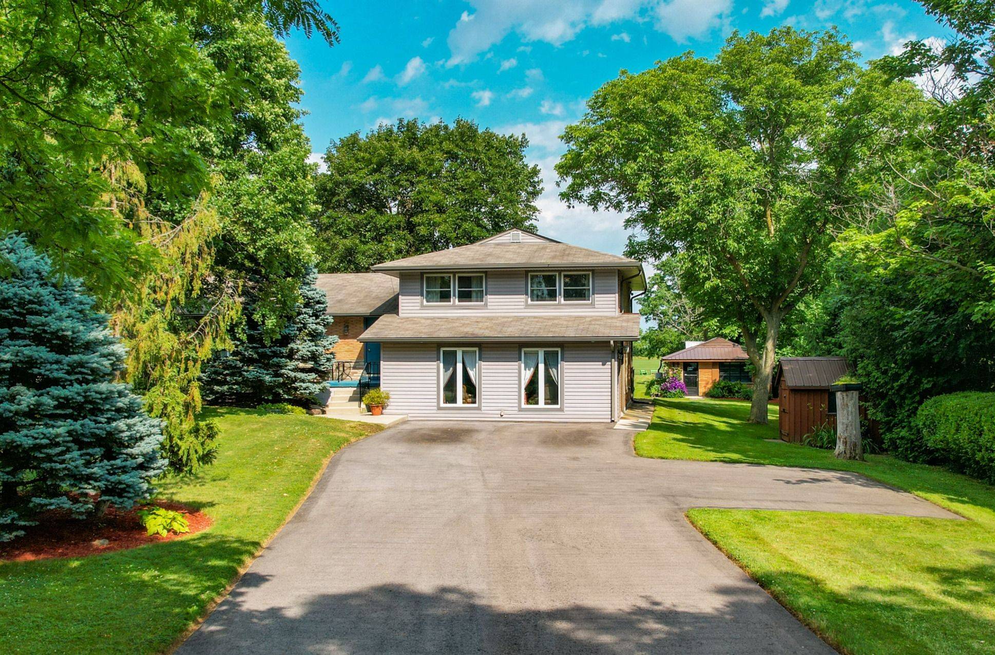 Hamilton, ON L0R 1P0,585 Fletcher RD