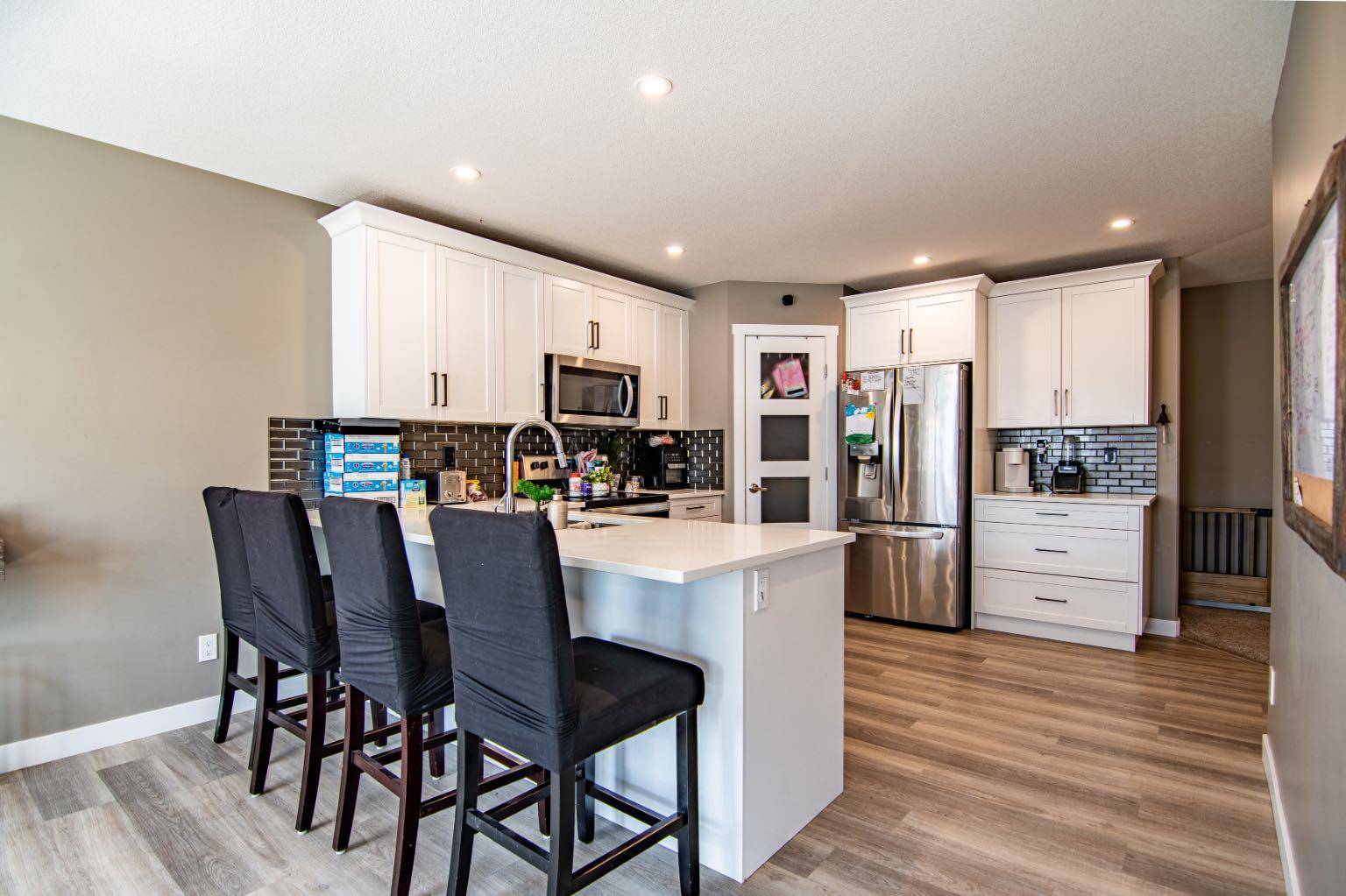 Red Deer, AB T4R0S8,210 LIVINGSTON Close
