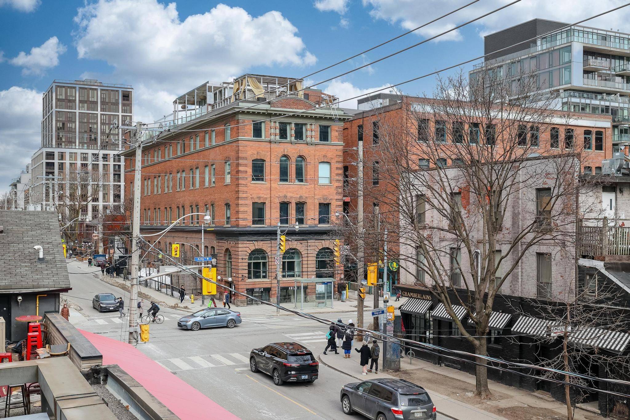 Toronto C01, ON M5V 2M6,66 Portland ST #301
