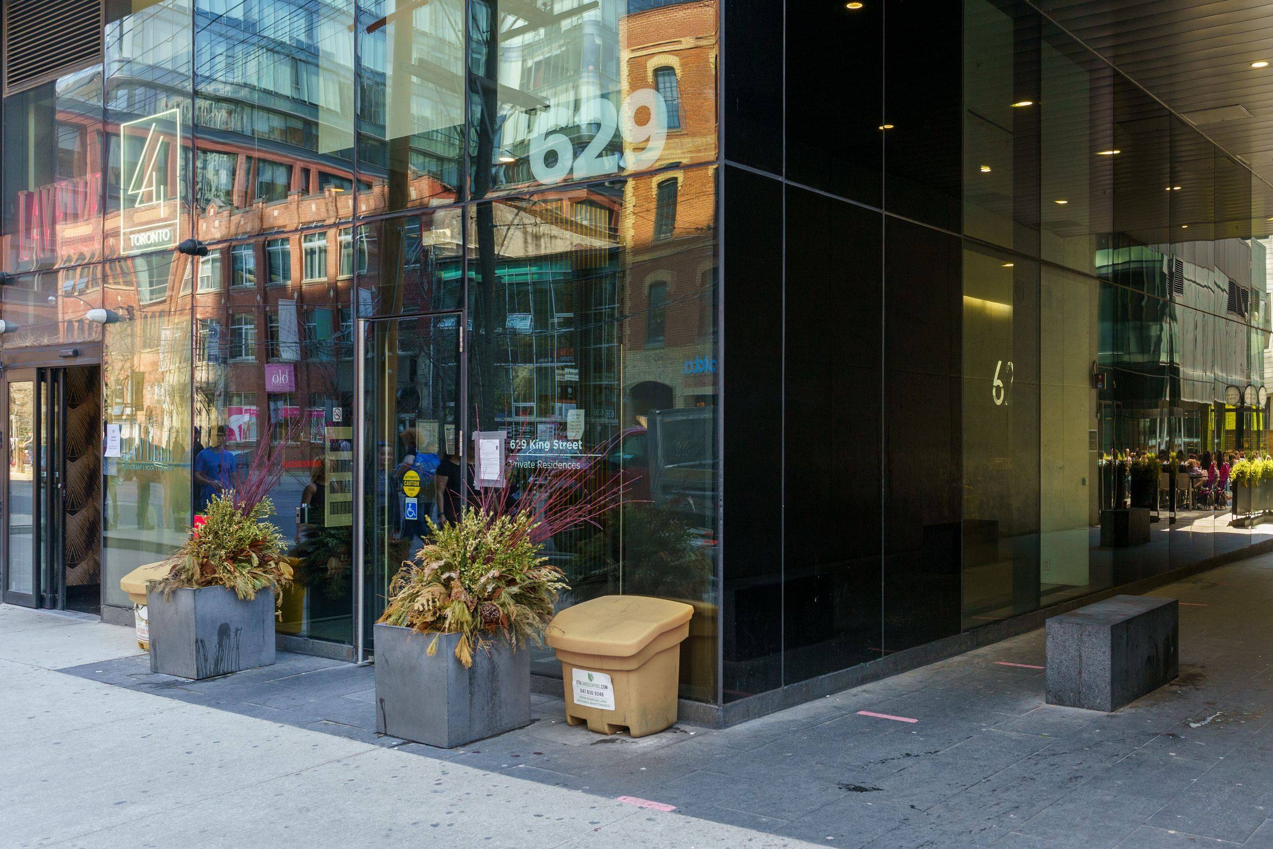 Toronto C01, ON M5V 1M5,629 King ST W #928