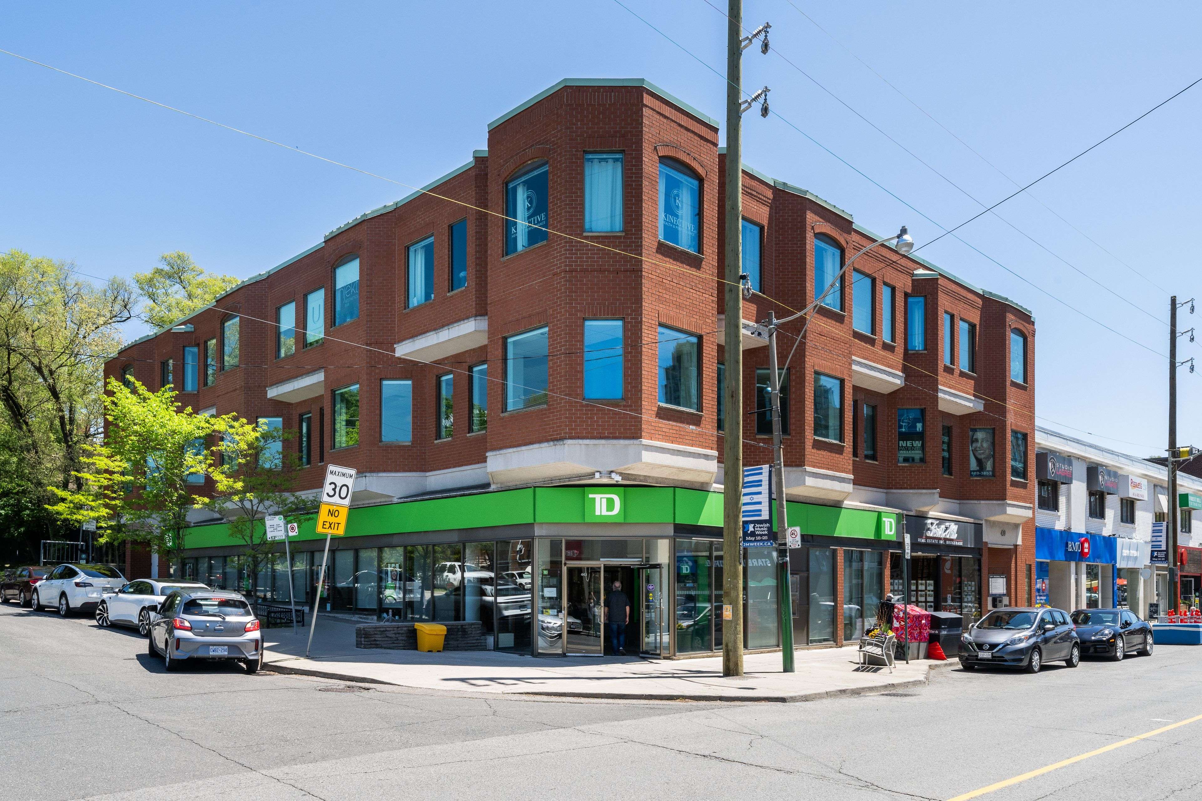 Toronto C03, ON M5P 3M6,439 Spadina RD #210