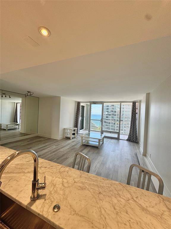 Fort Lauderdale, FL 33305,2200 NE 33rd Ave #17C