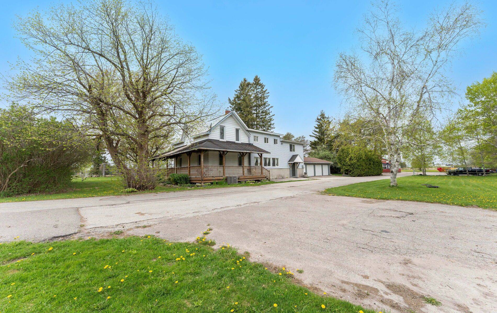 Springwater, ON L0L 1P0,220 Queen ST W