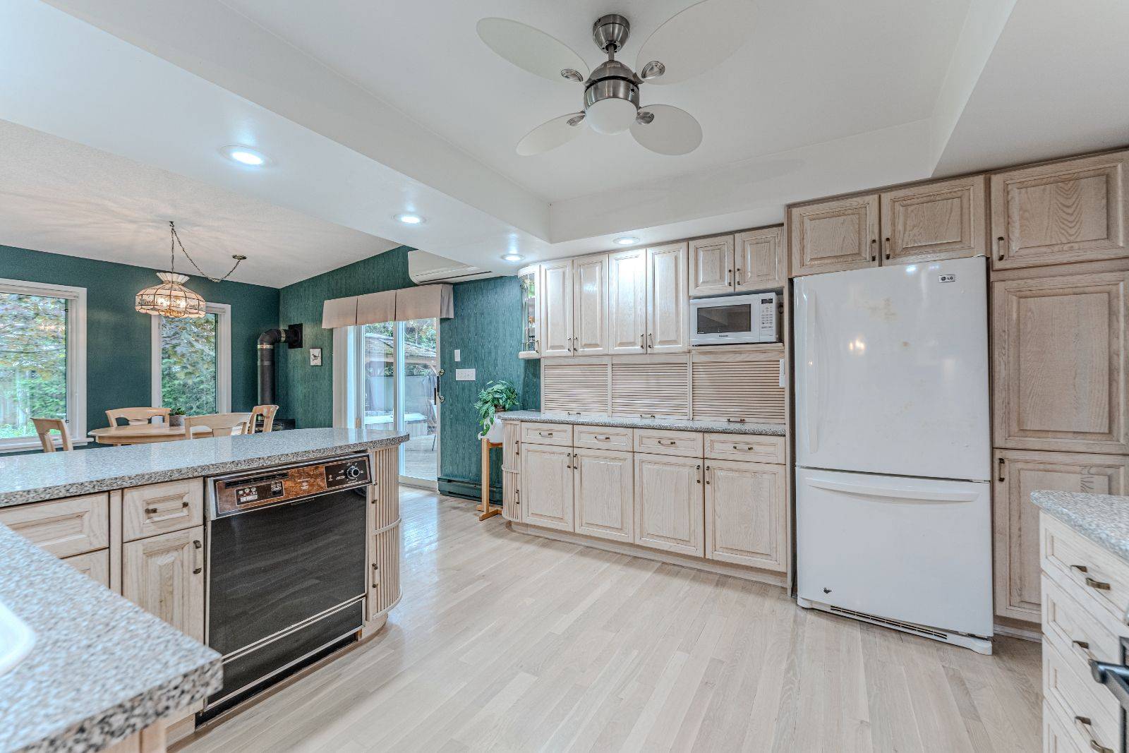 Springwater, ON L9X 1T5,3384 Dobson RD