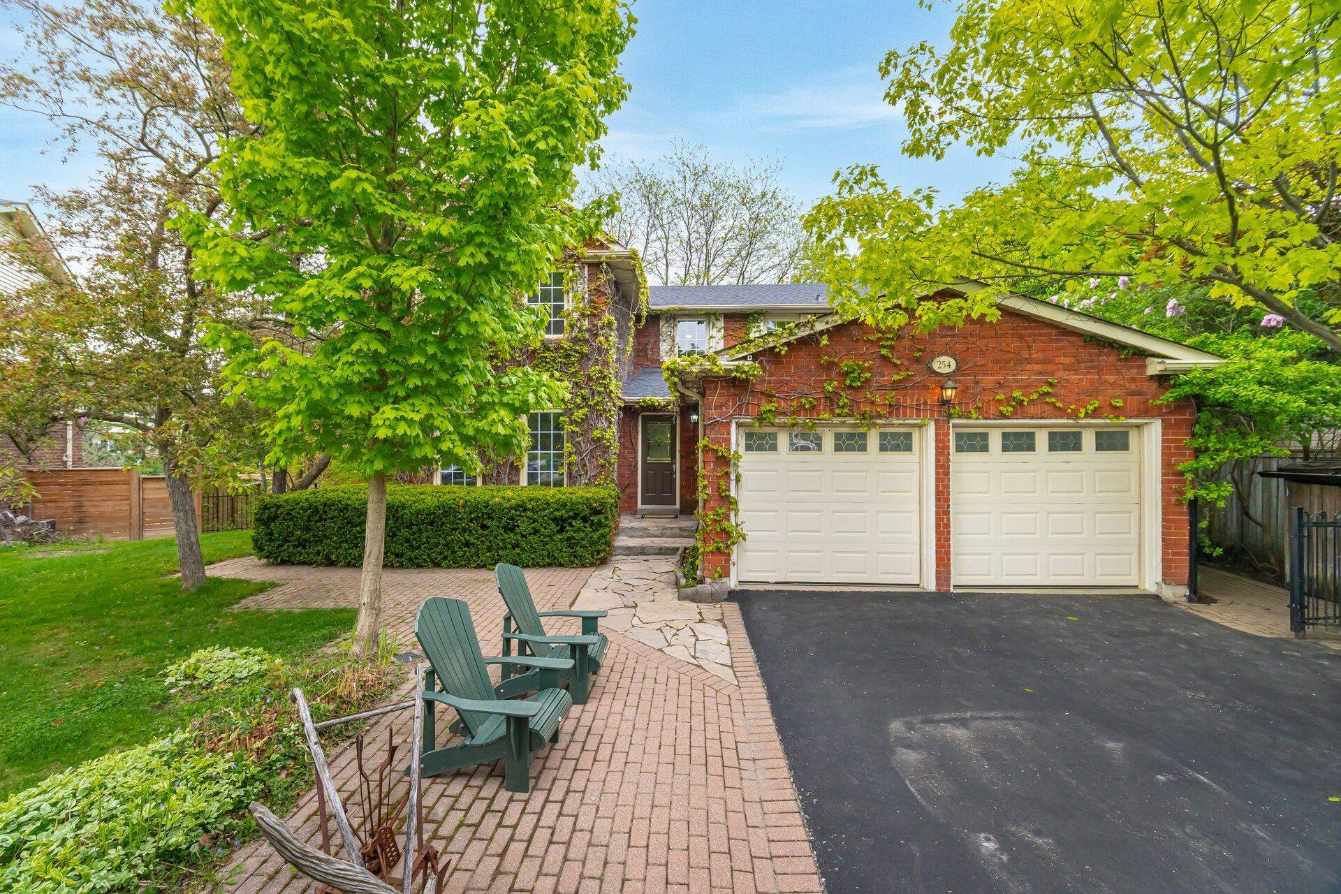 Caledon, ON L7E 3V2,254 Maidstone CT