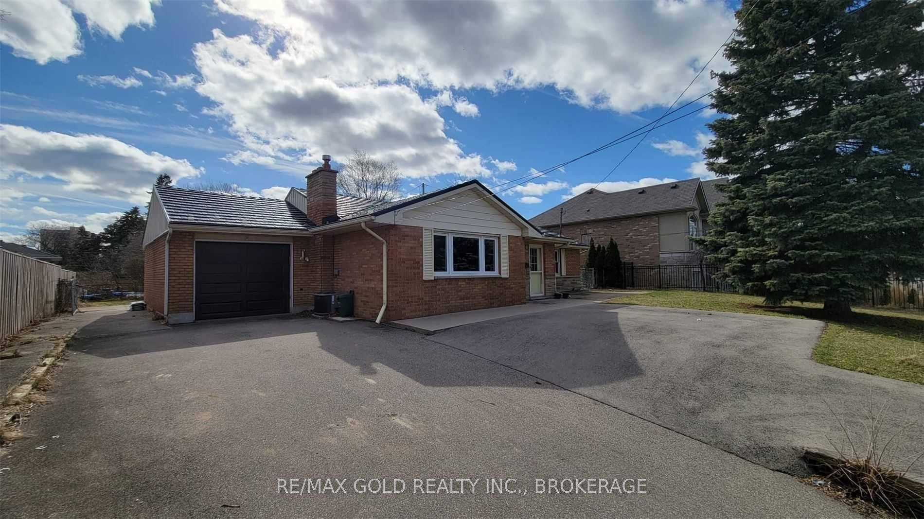 Burlington, ON L7N 2V2,538 Dynes RD