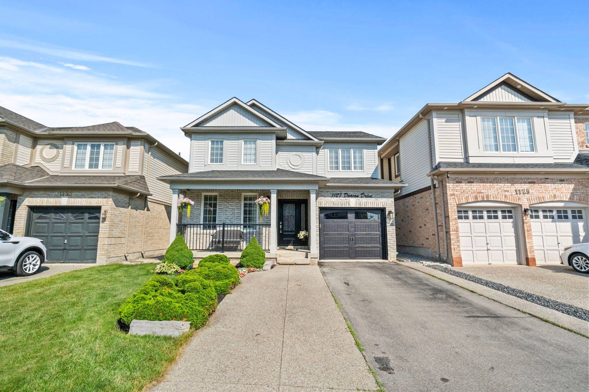 Milton, ON L9T 5T1,1127 Deacon DR
