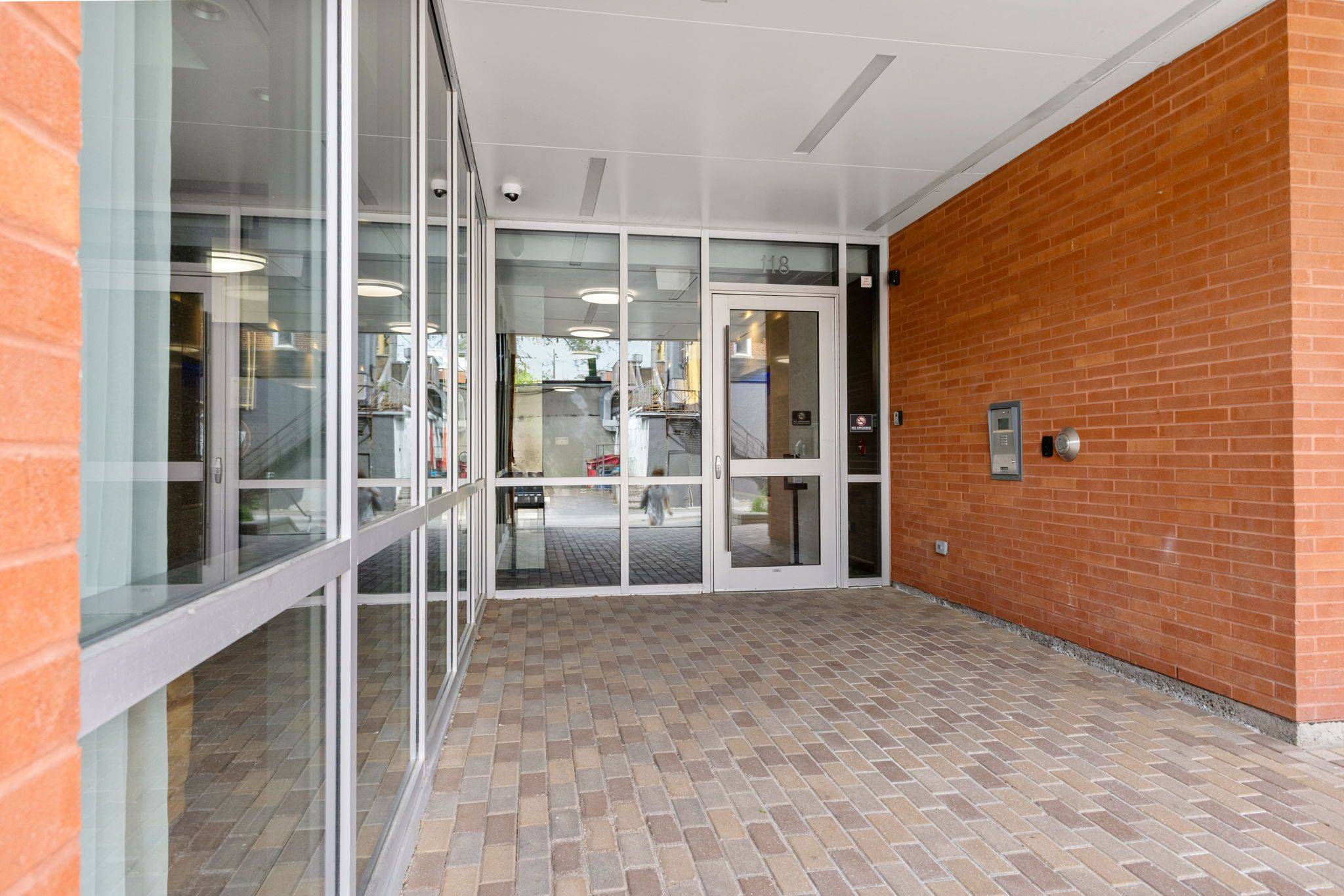 Glebe - Ottawa East And Area, ON K1S 5J5,118 HOLMWOOD AVE #406