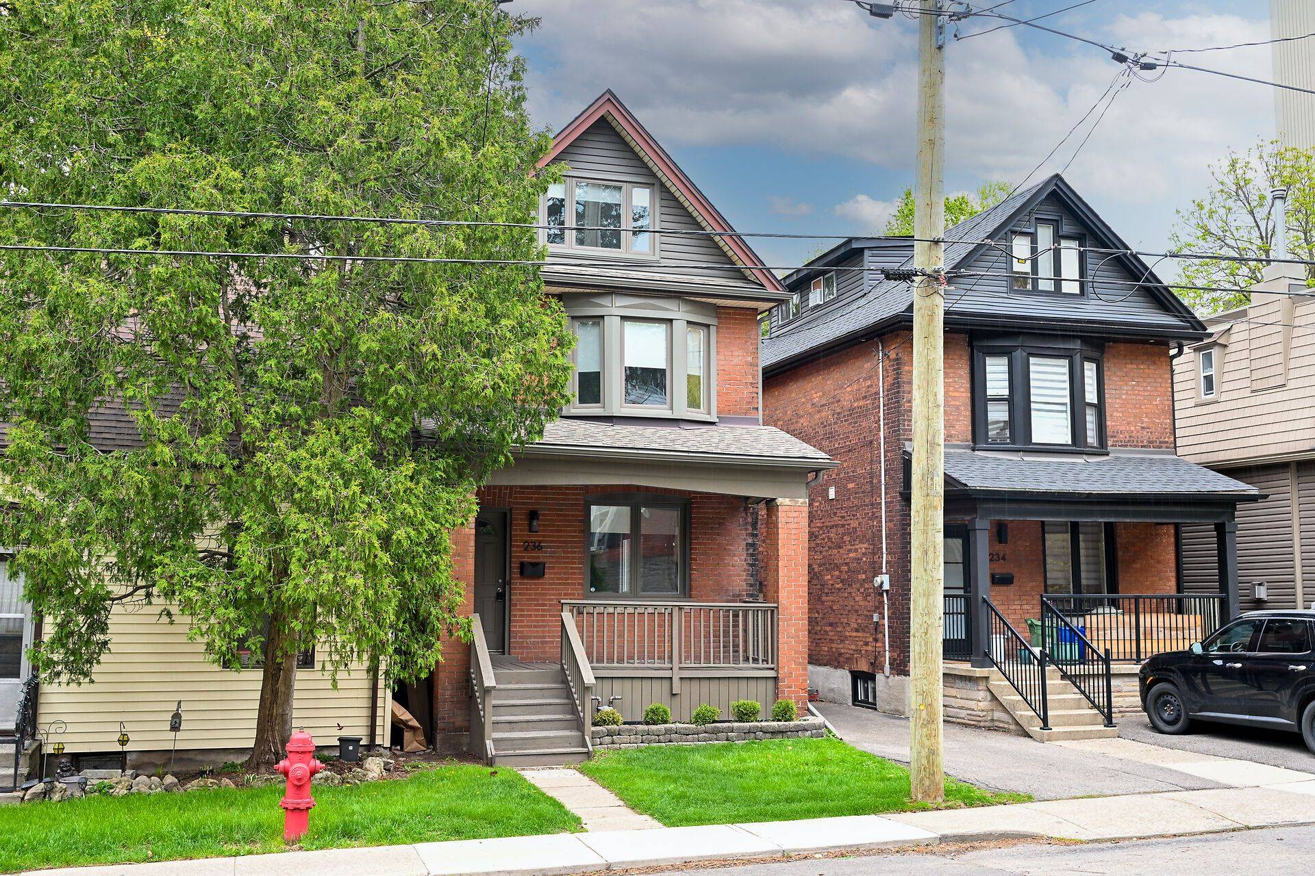 Hamilton, ON L8P 1V8,236 Bold ST