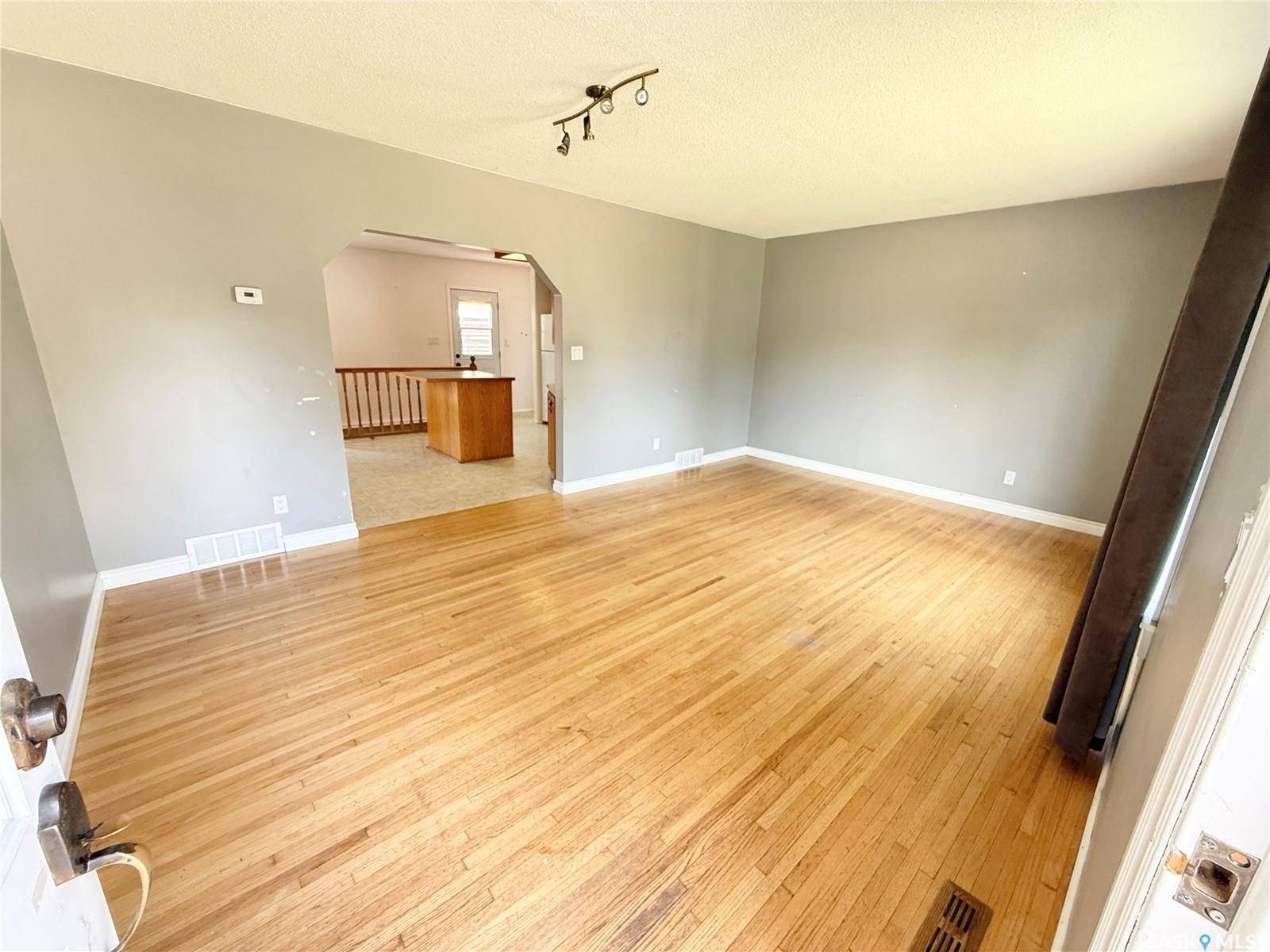 Weyburn, SK S4H 1G4,431 Albert STREET