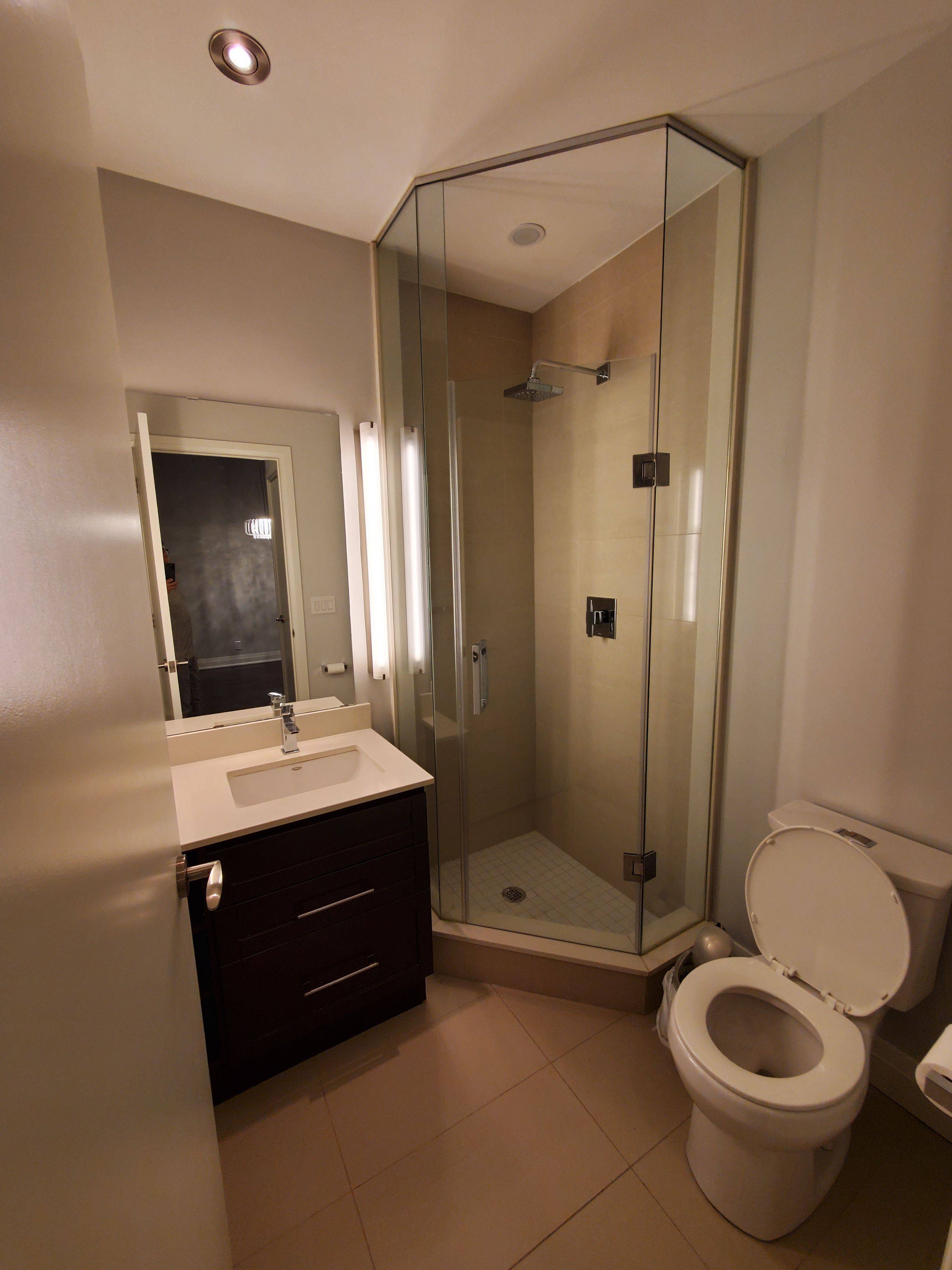 Toronto C14, ON M2N 0G8,21 Clairtrell RD #116