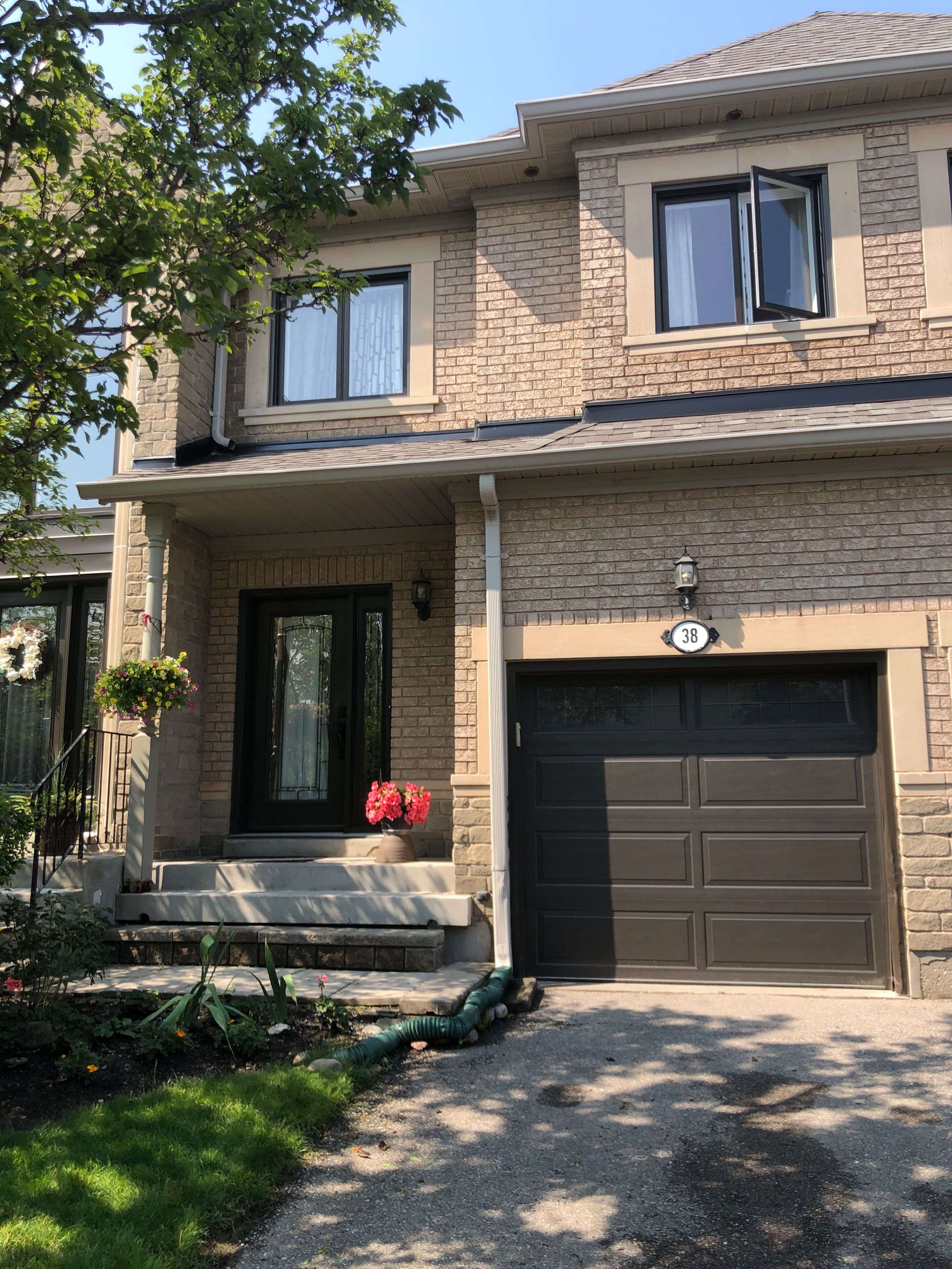 Oakville, ON L6H 6J3,2250 Rockingham DR #38