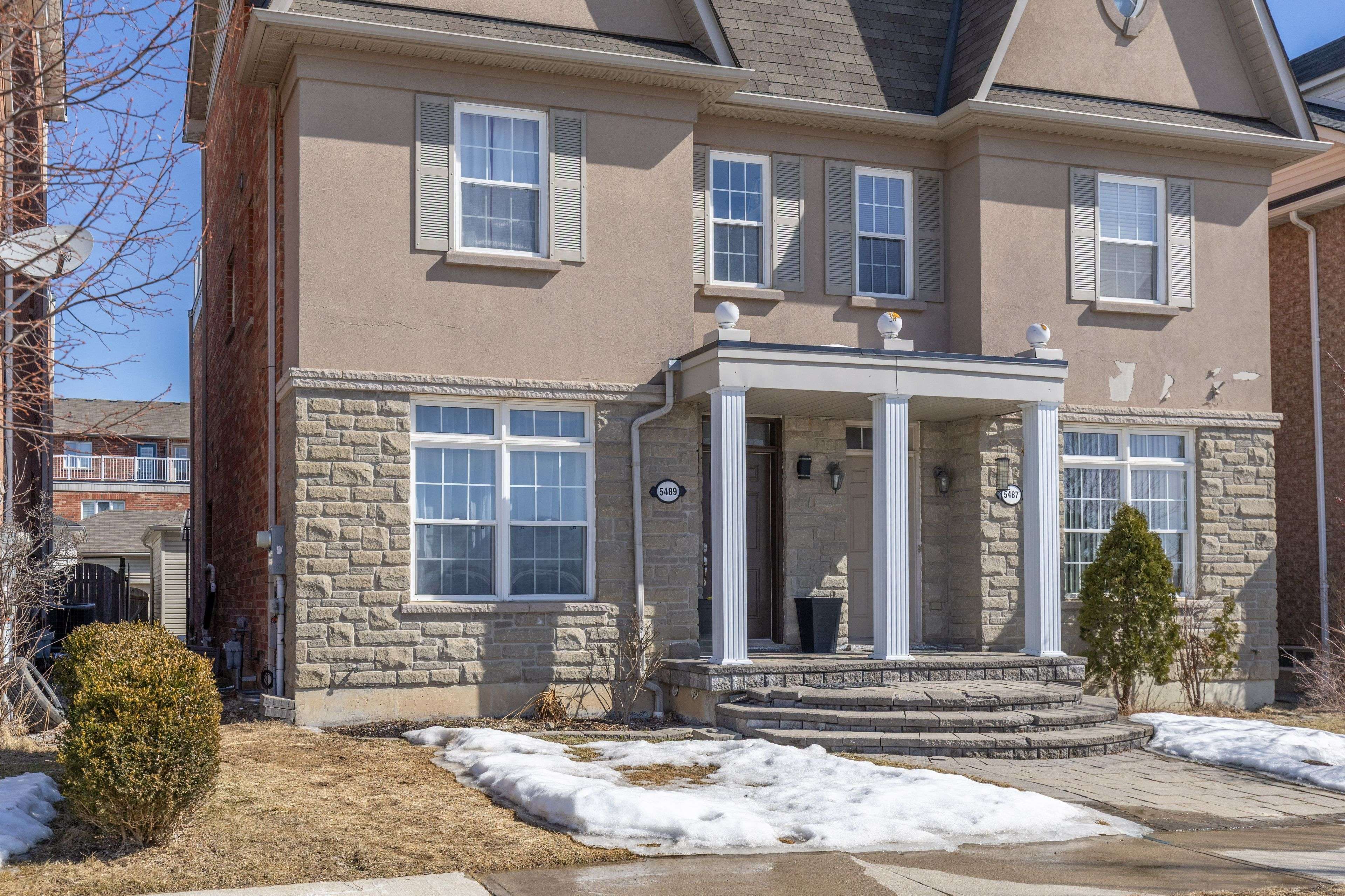 Mississauga, ON L5M 0G6,5489 Festival DR