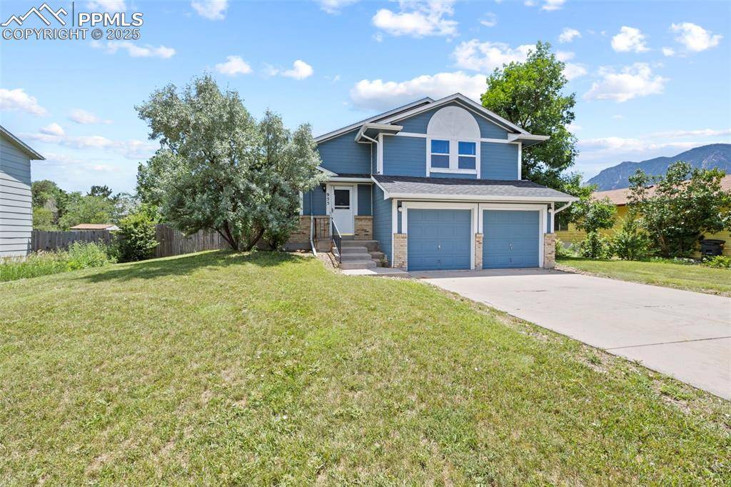 Colorado Springs, CO 80906,955 Crosstrail DR