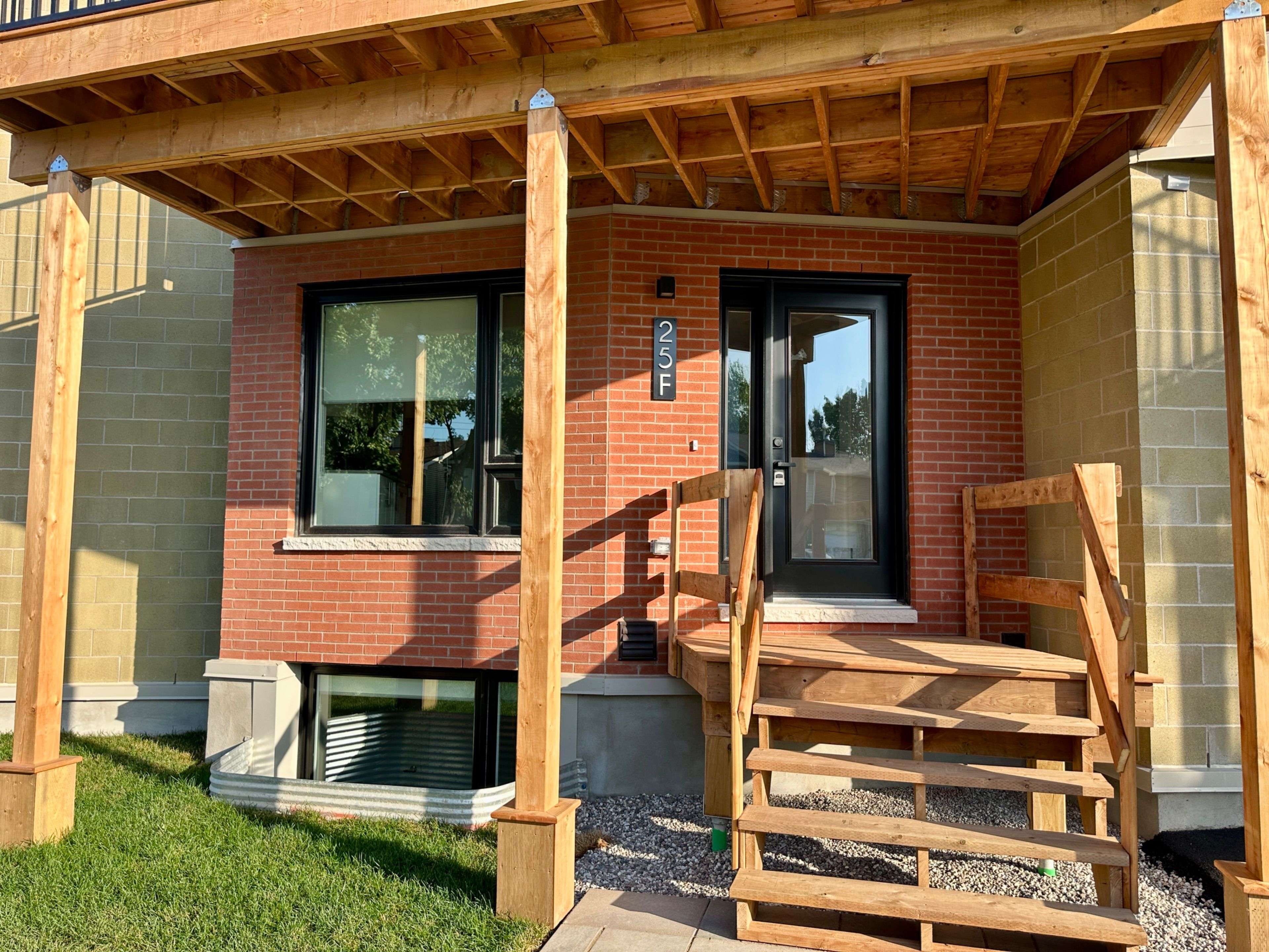 South Of Baseline To Knoxdale, ON K2G 4W6,25 Fair Oaks CRES #F