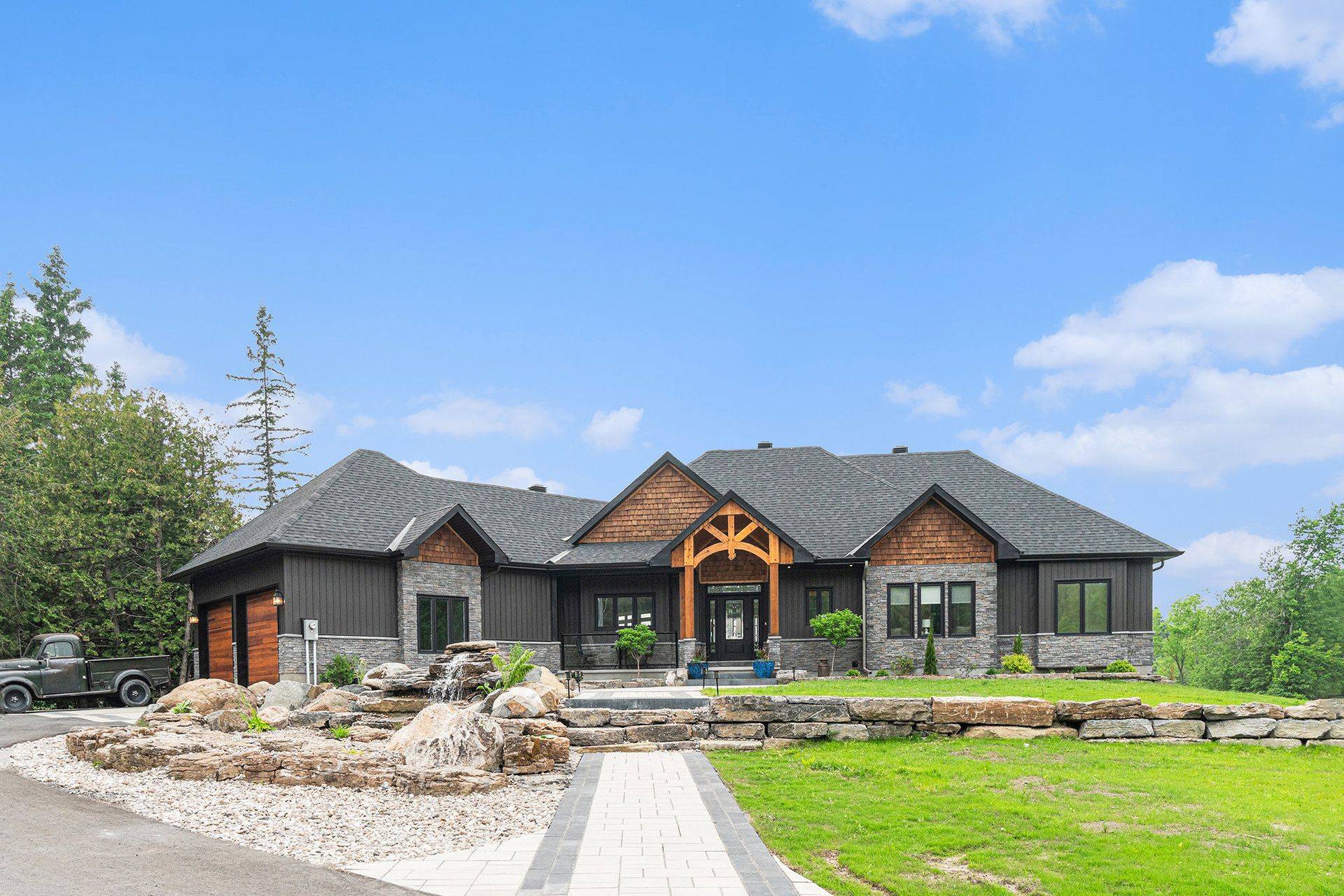 Kanata, ON K2K 1X7,21 Constance Lake RD