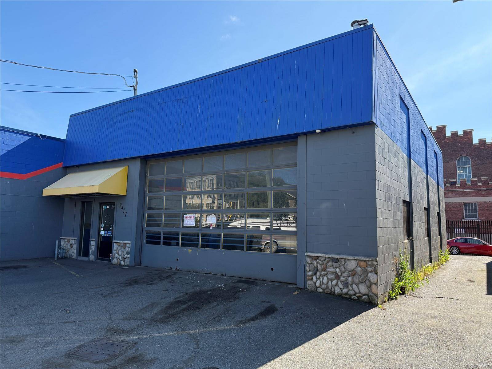 Victoria, BC V8T 4L8,2417 Douglas St