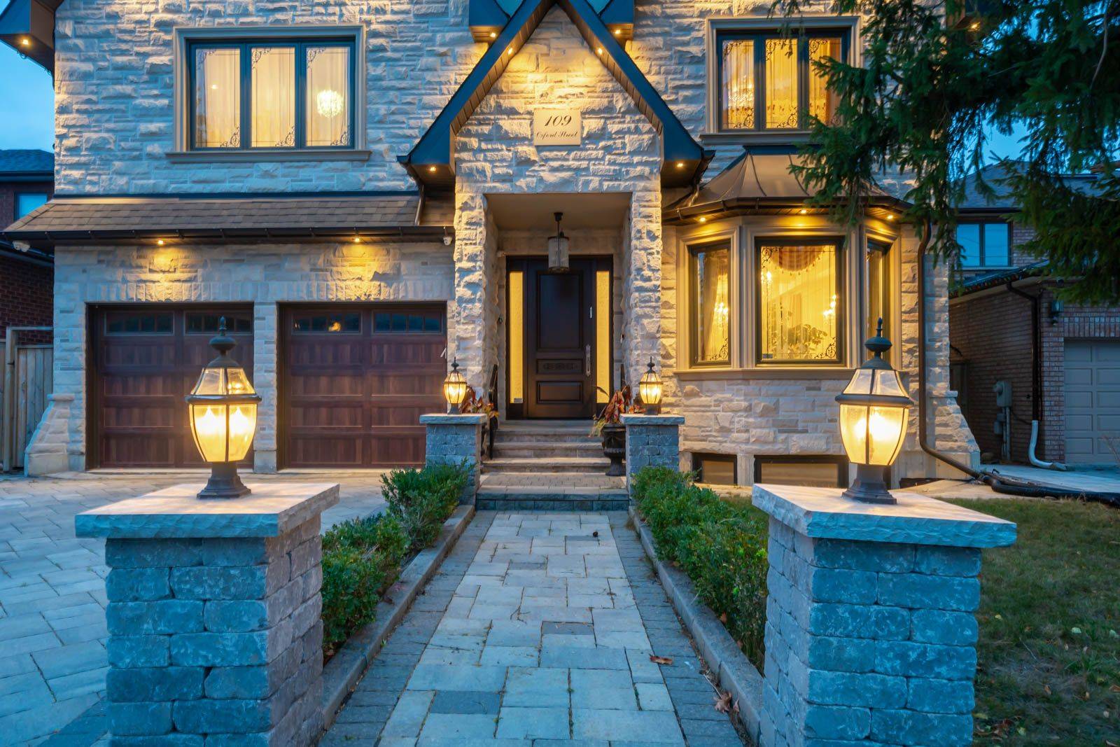 Richmond Hill, ON L4C 4L6,109 Oxford ST