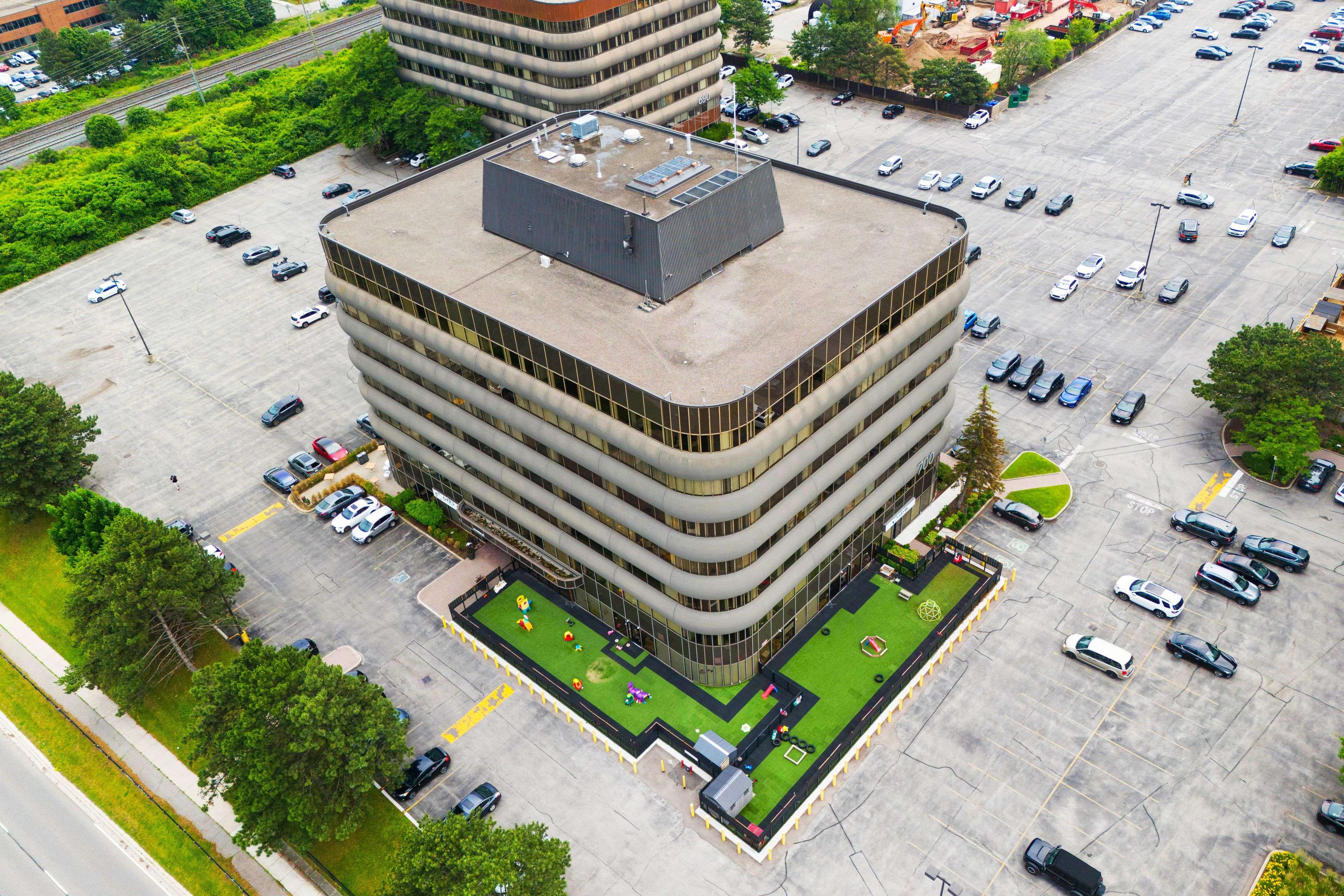 Oakville, ON L6K 3V7,700 Dorval DR #302