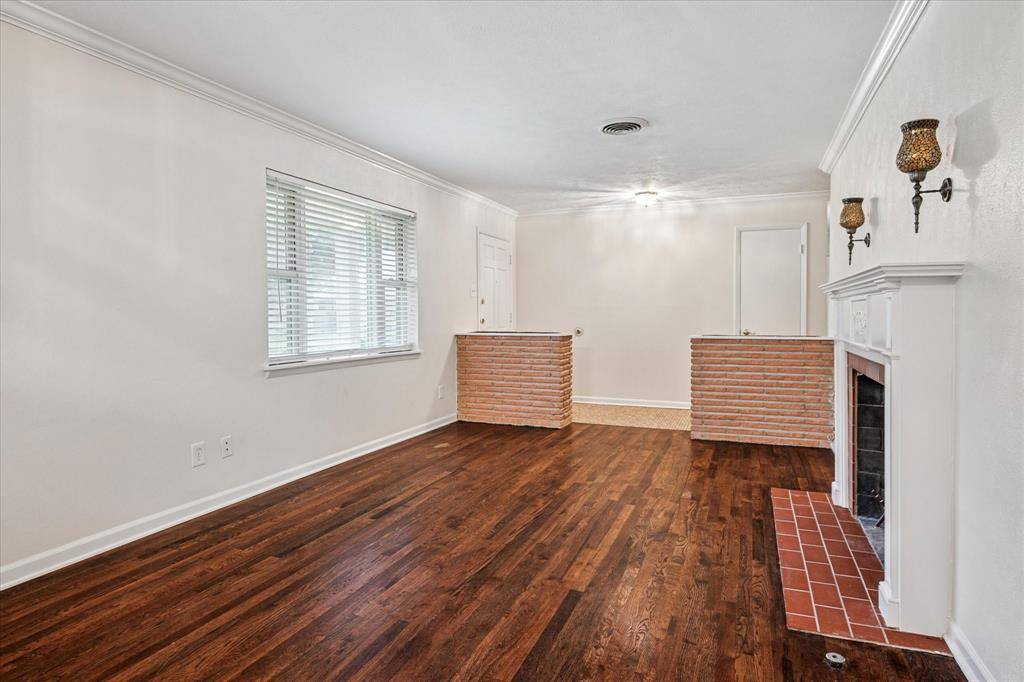 Dallas, TX 75228,1725 Mapleton Drive