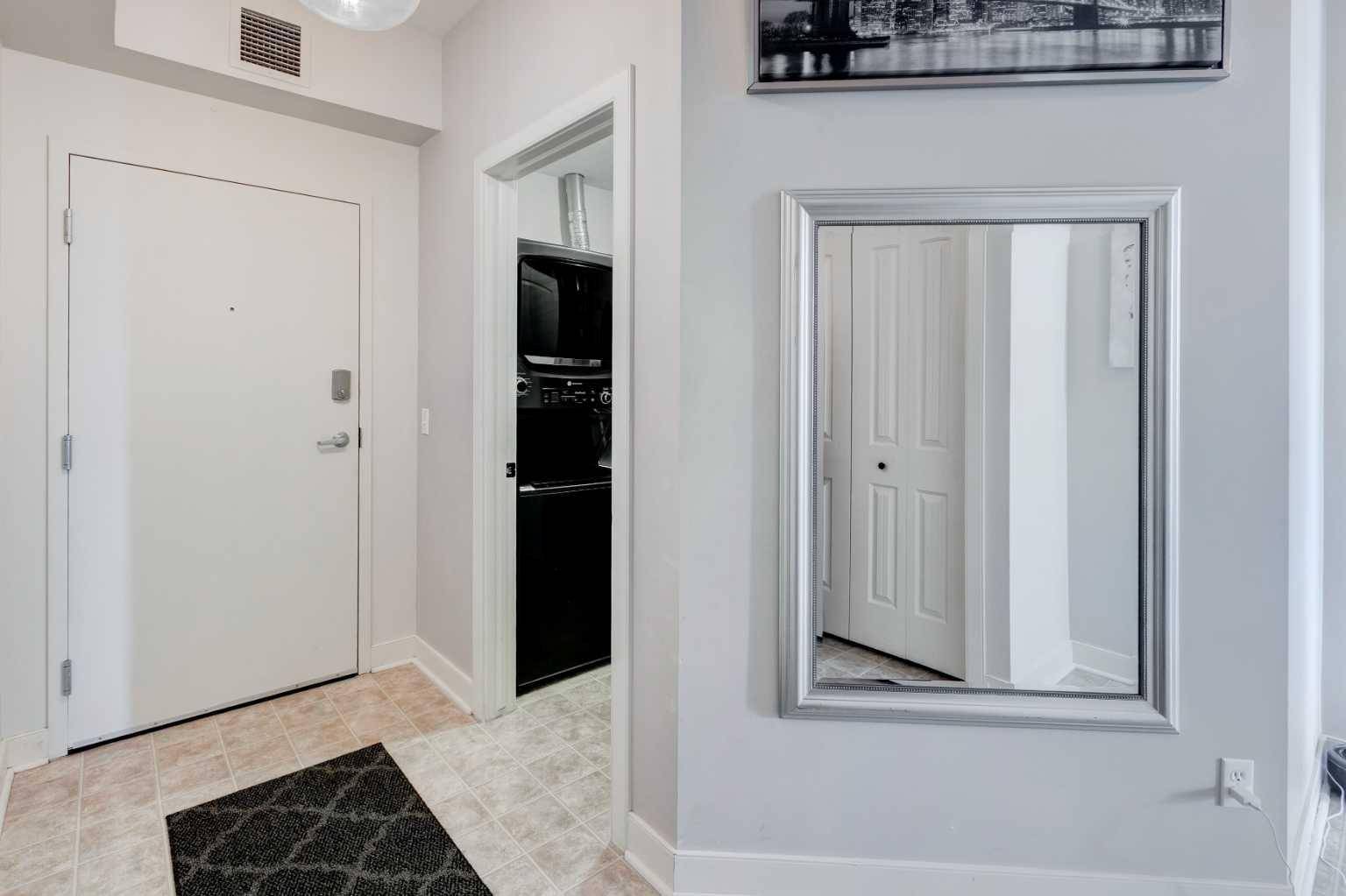 Airdrie, AB T4B 3H4,132 1 AVE NW #402